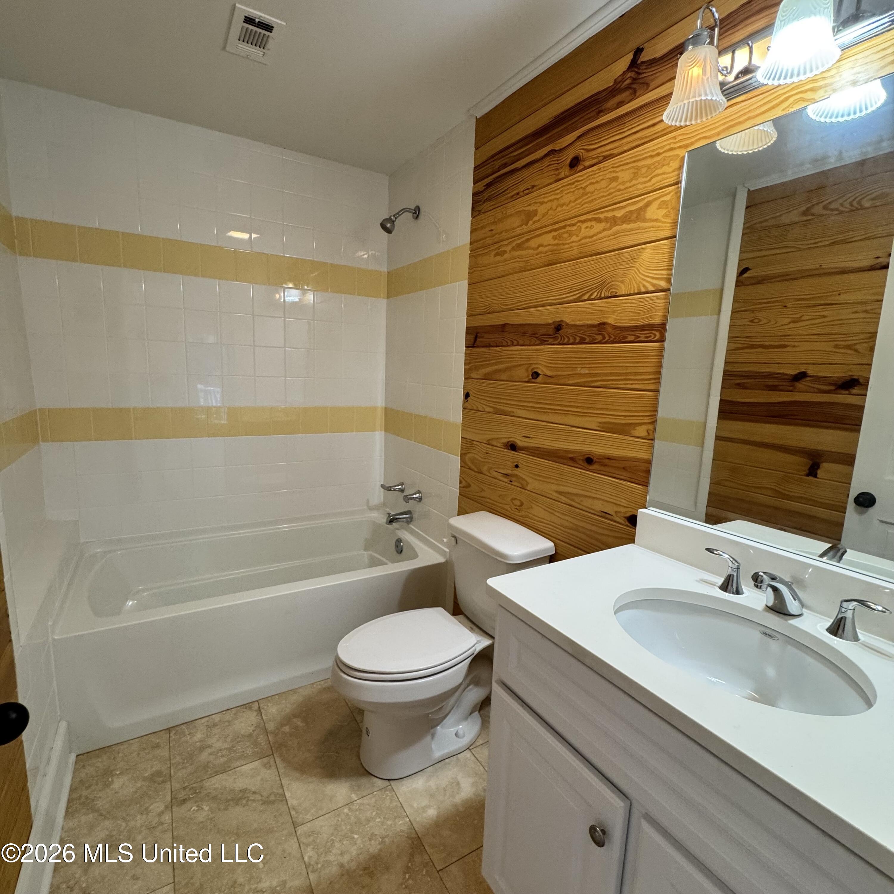 207 S Commerce Street Property Photo 19
