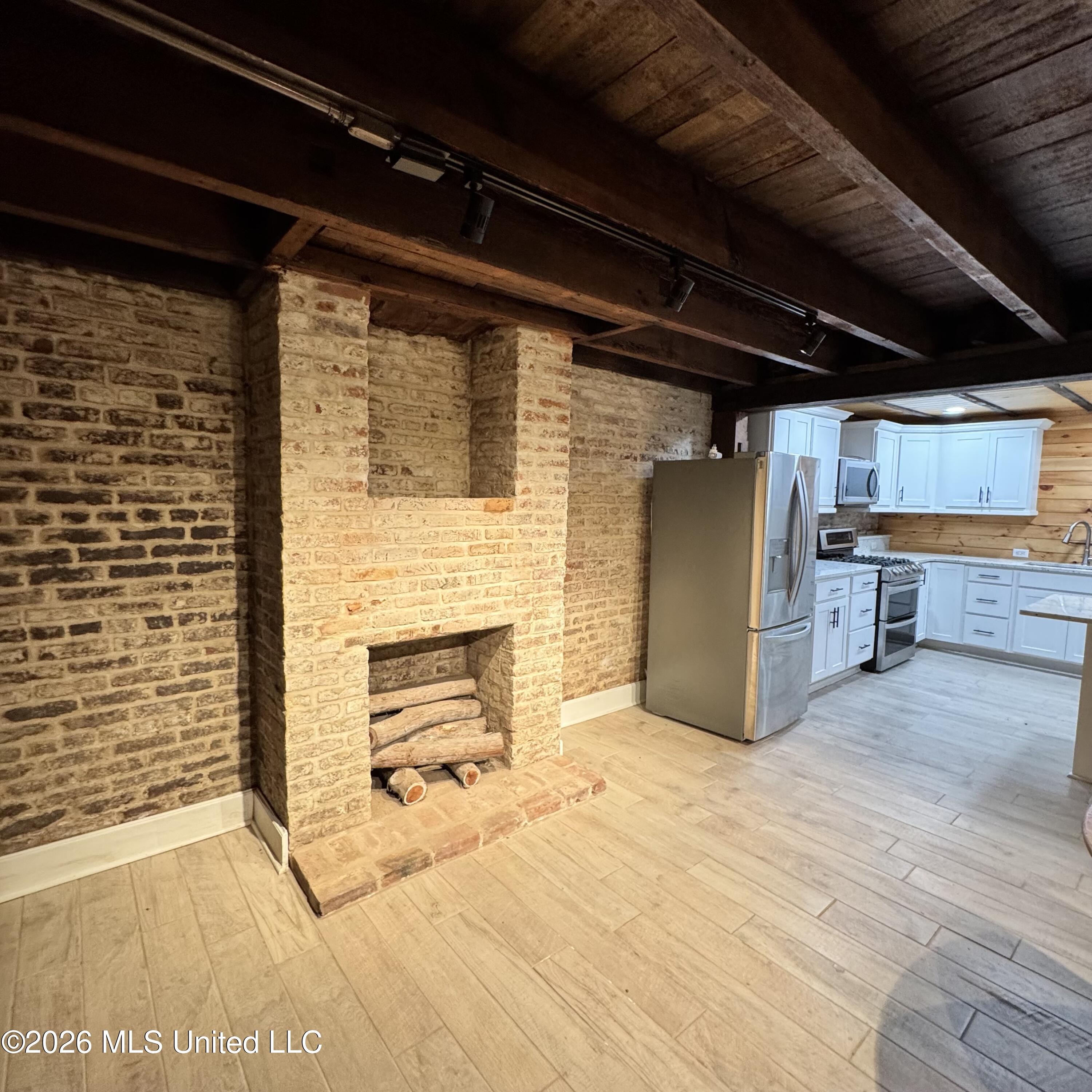 207 S Commerce Street Property Photo 30