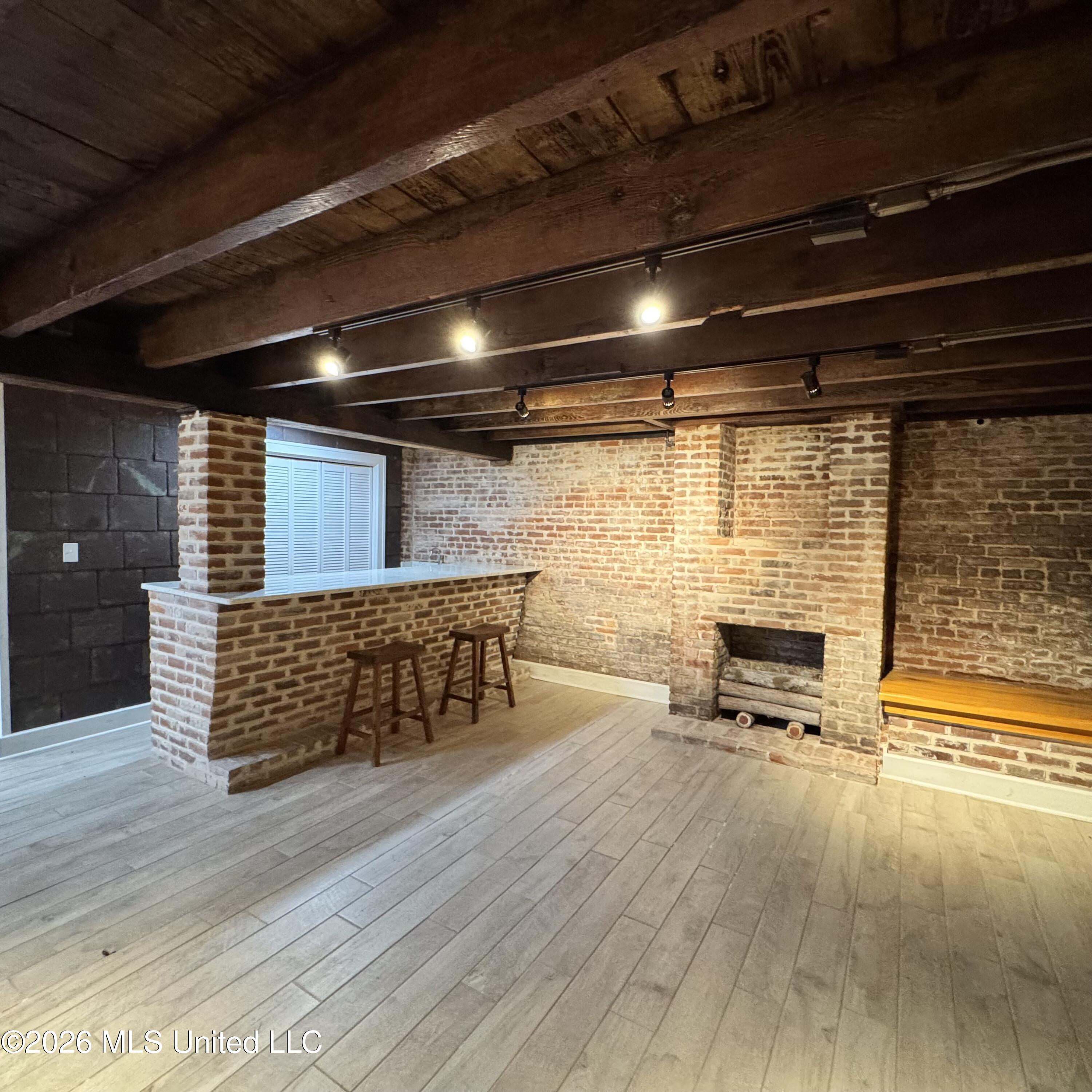 207 S Commerce Street Property Photo 31