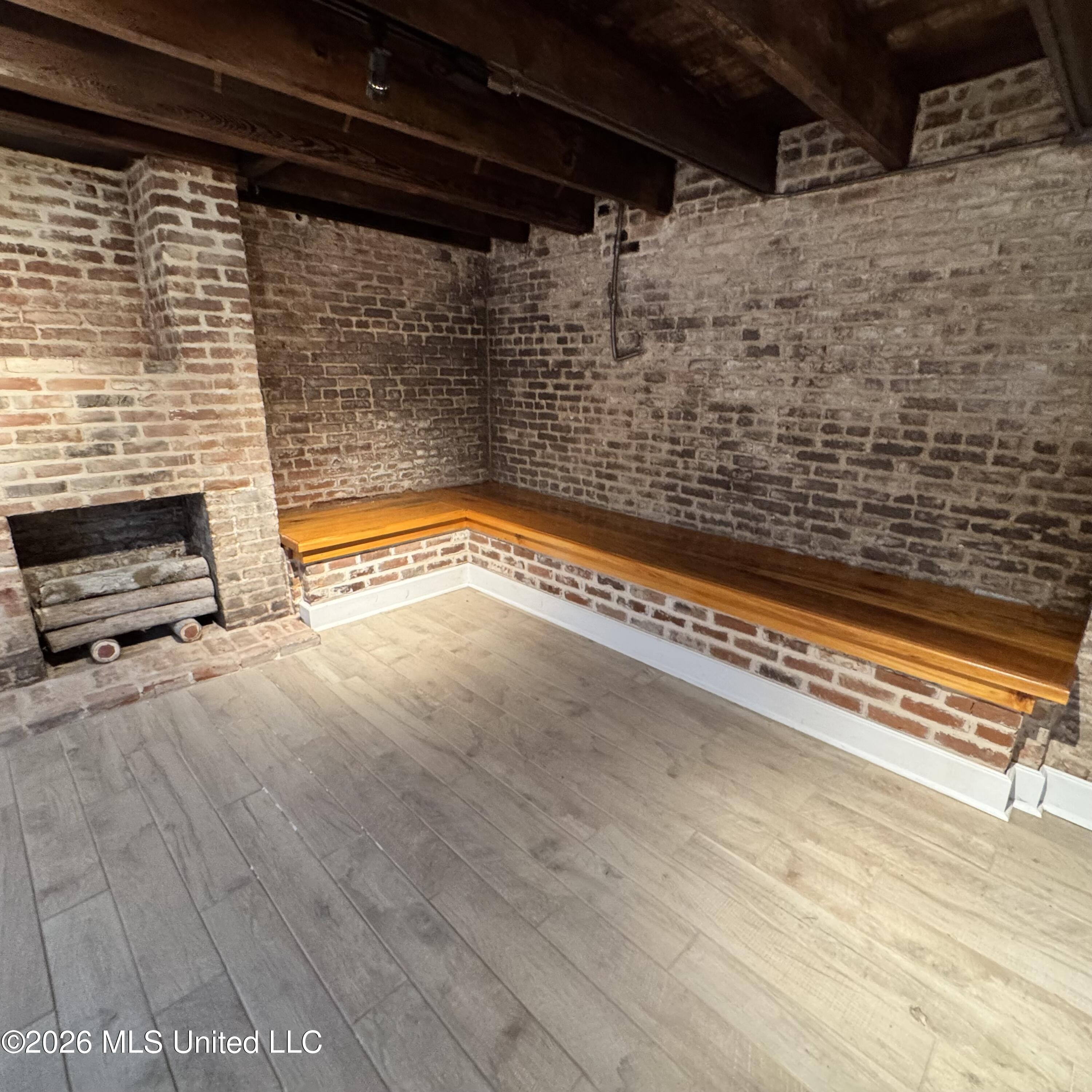 207 S Commerce Street Property Photo 32