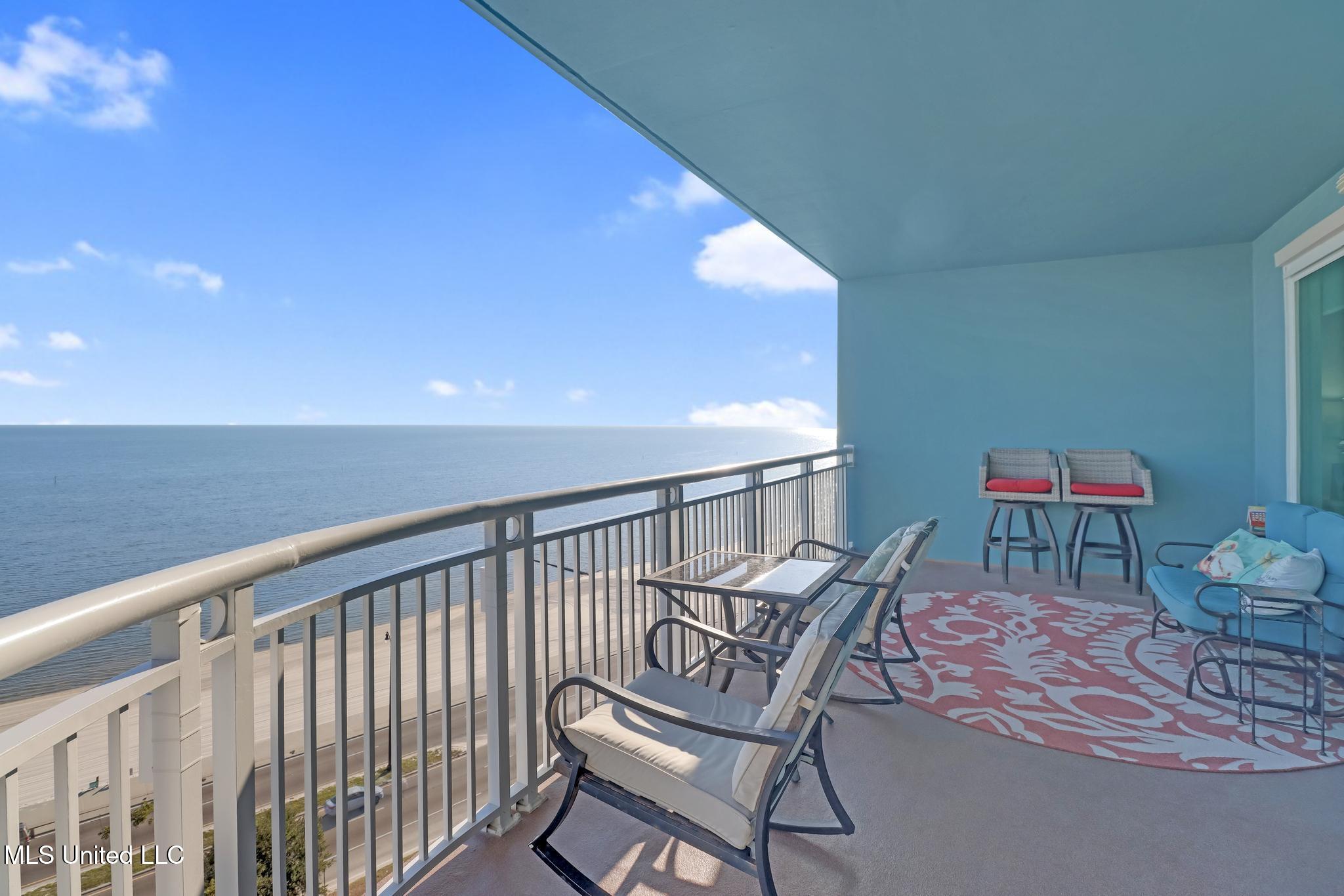 2228 Beach Drive Property Photo 3