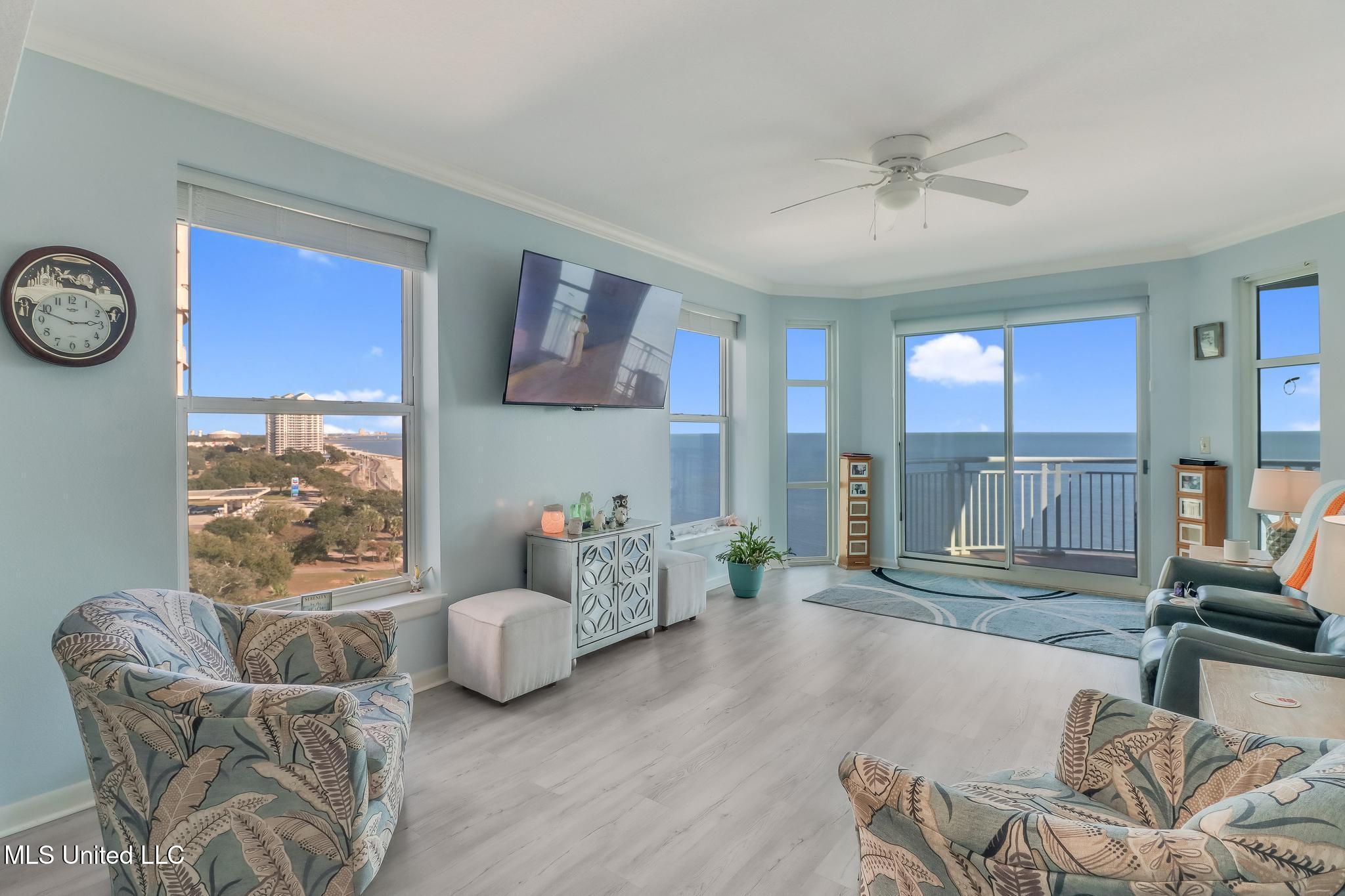 2228 Beach Drive Property Photo 6