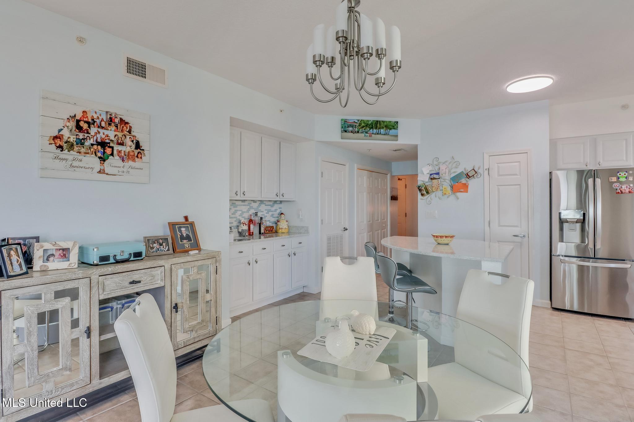 2228 Beach Drive Property Photo 8
