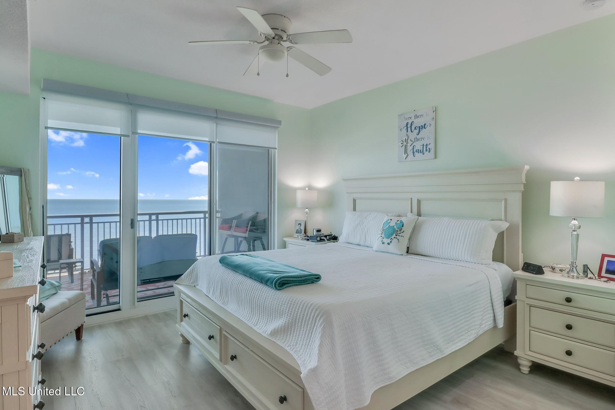 2228 Beach Drive Property Photo 12