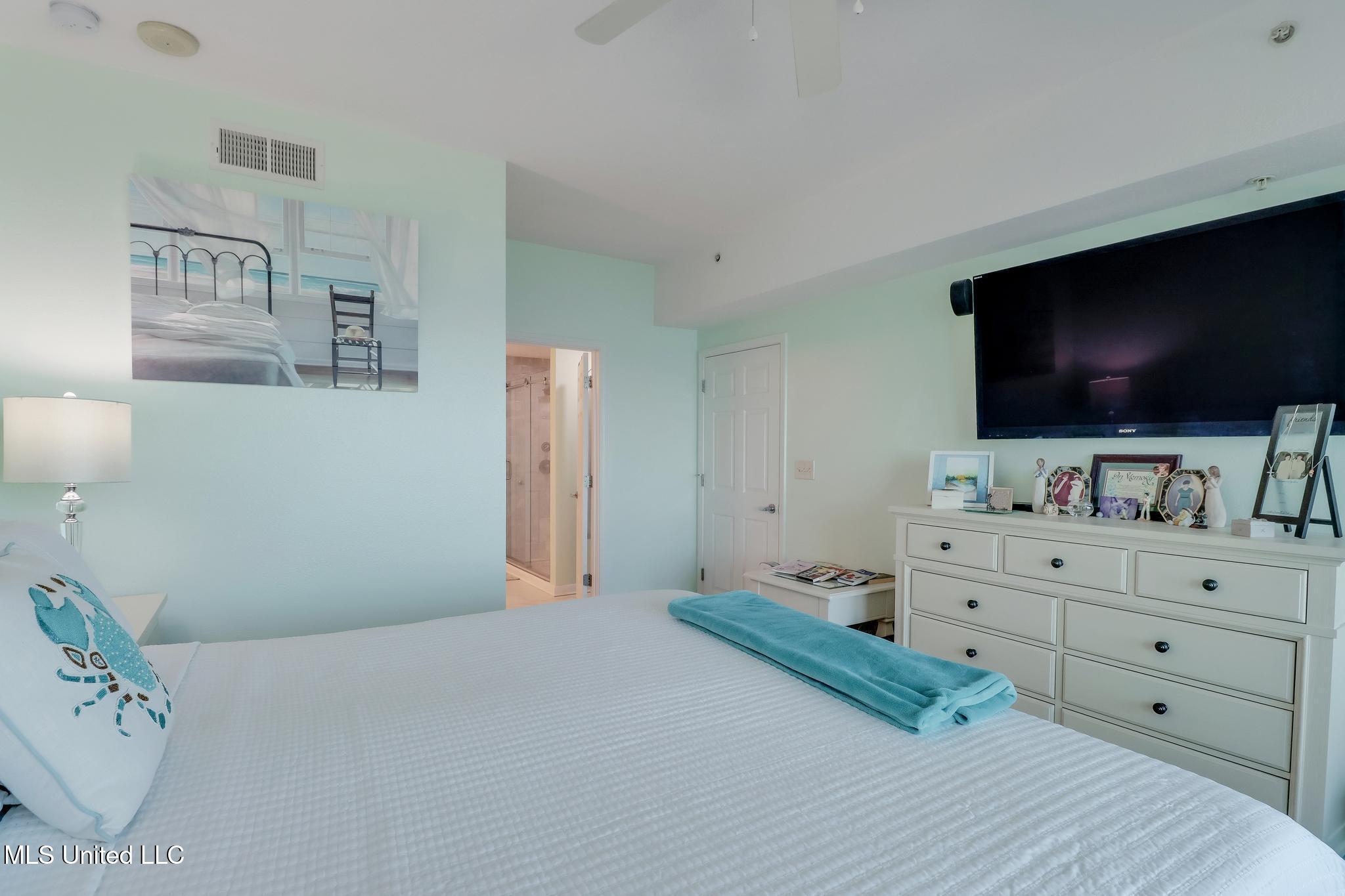 2228 Beach Drive Property Photo 13