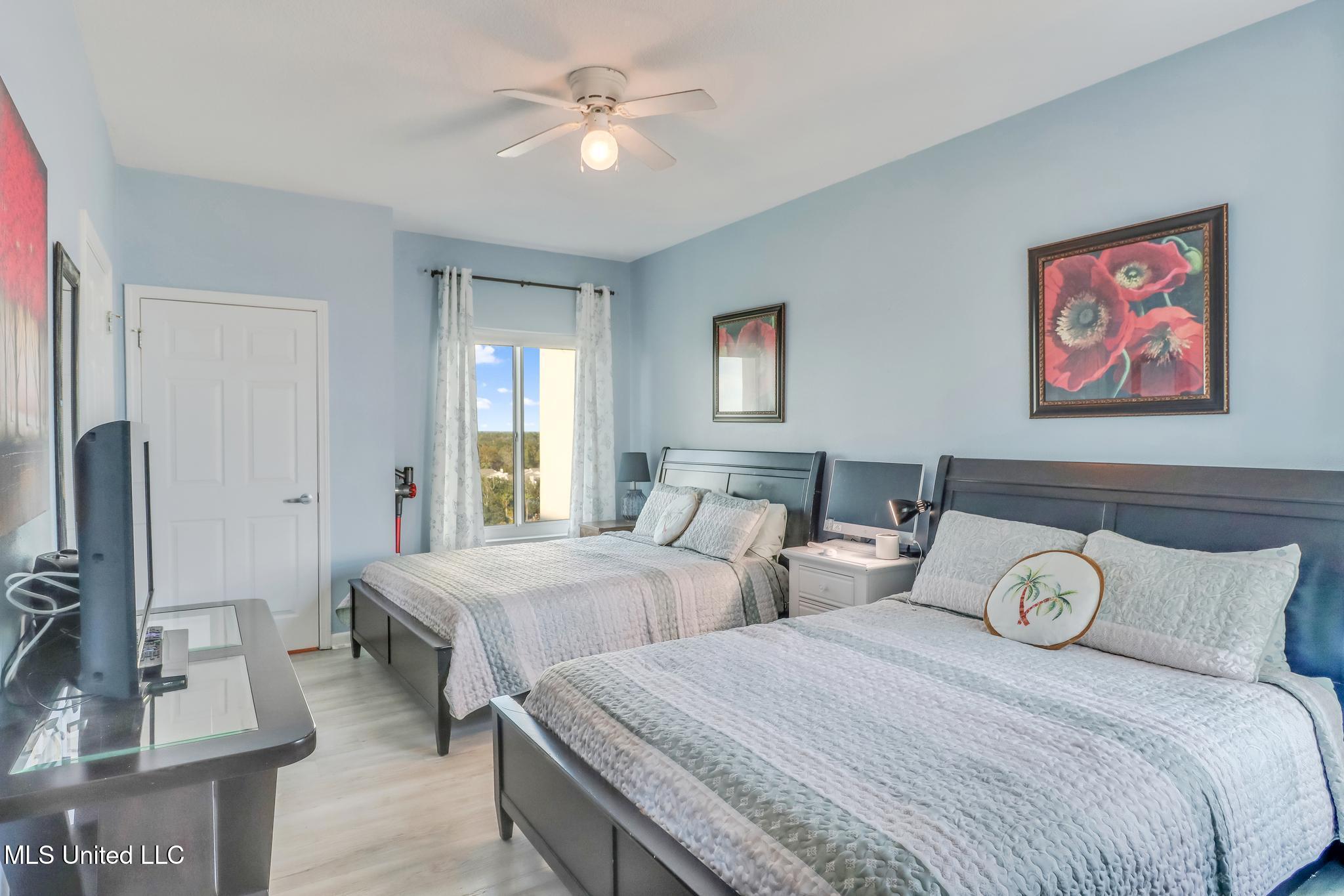 2228 Beach Drive Property Photo 19