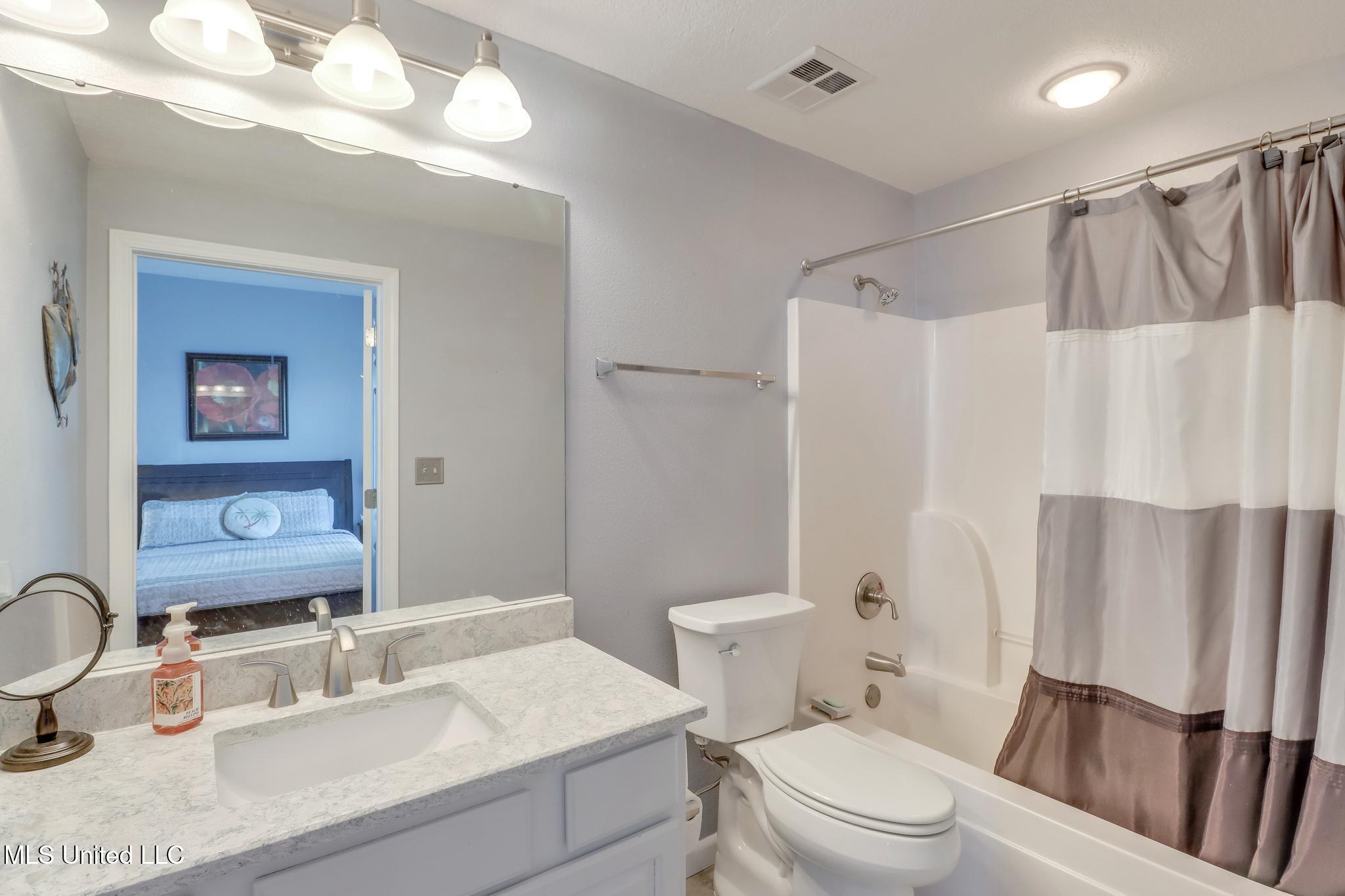 2228 Beach Drive Property Photo 21