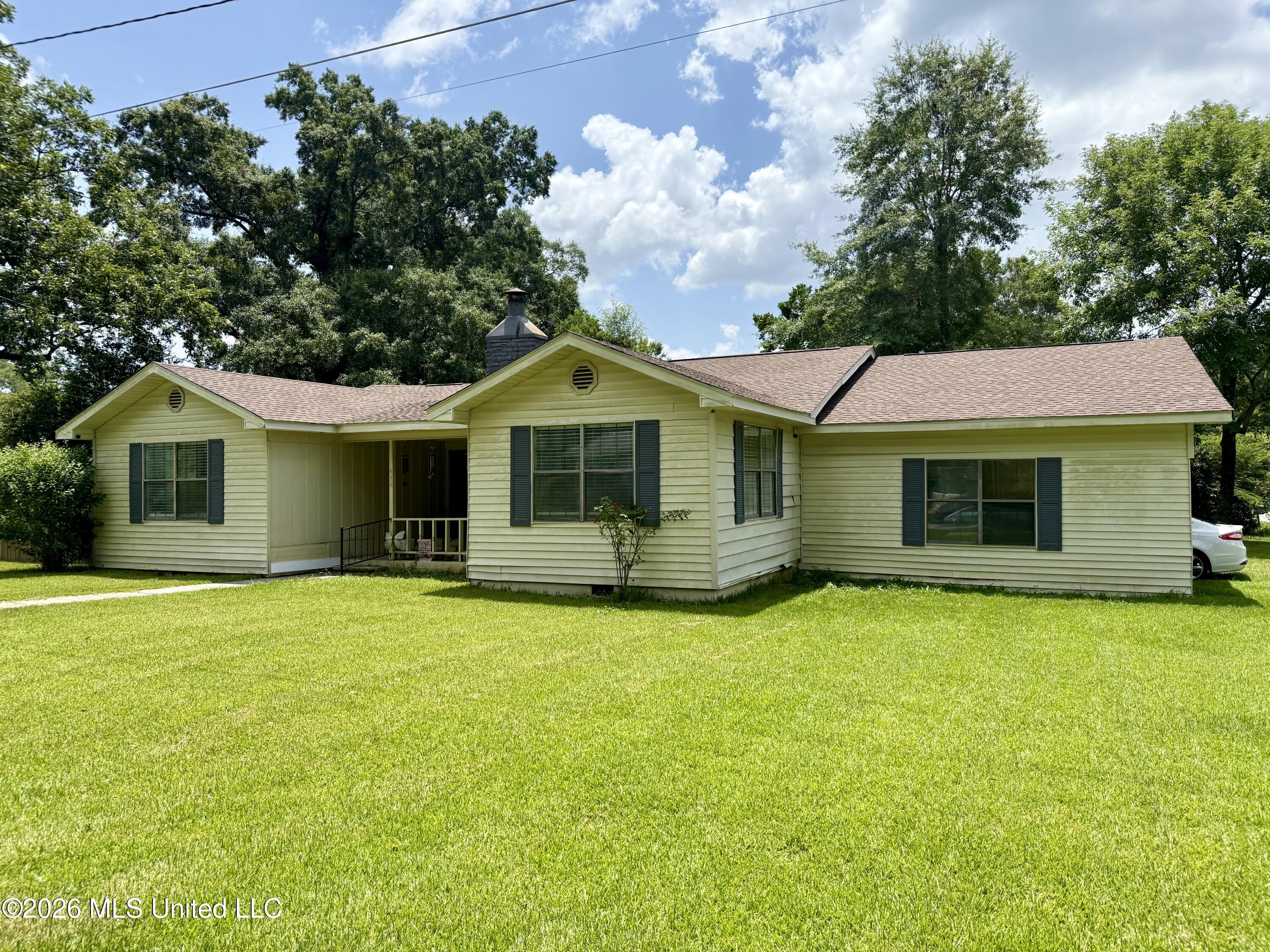 530 James Avenue Property Photo 1
