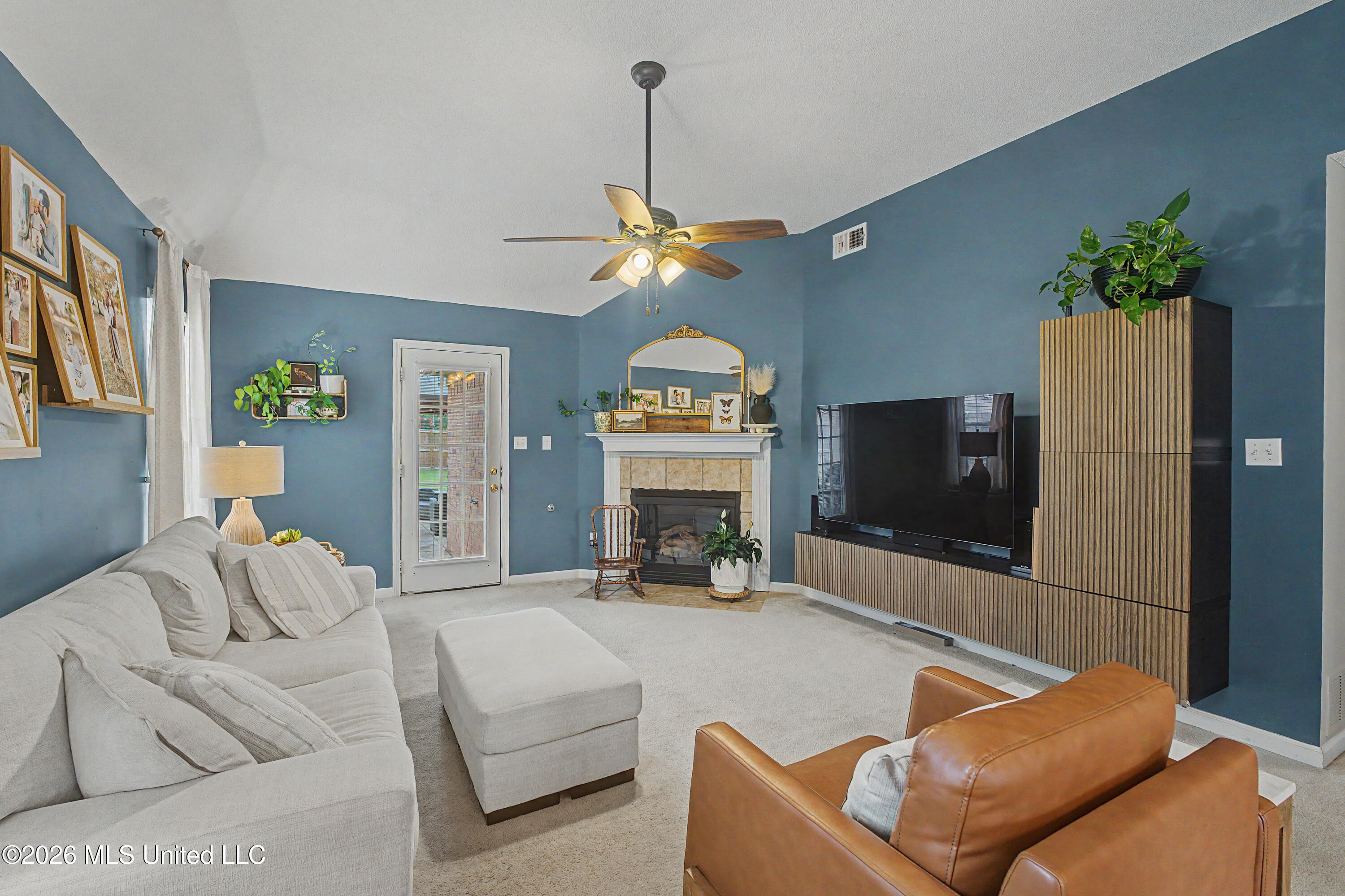 5981 Sheffield Drive Property Photo 8