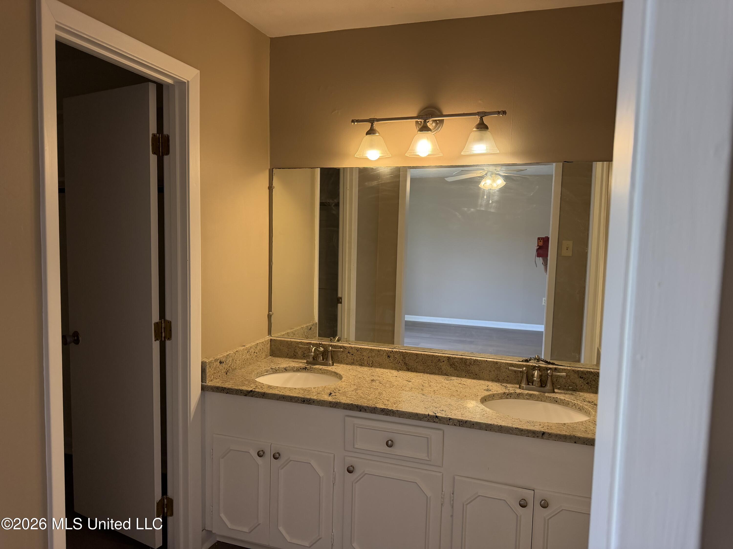 127 N Temple Property Photo 18