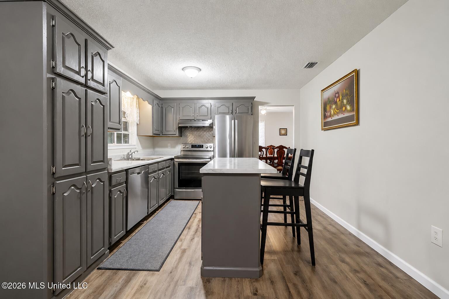 446 Park Street Property Photo 6