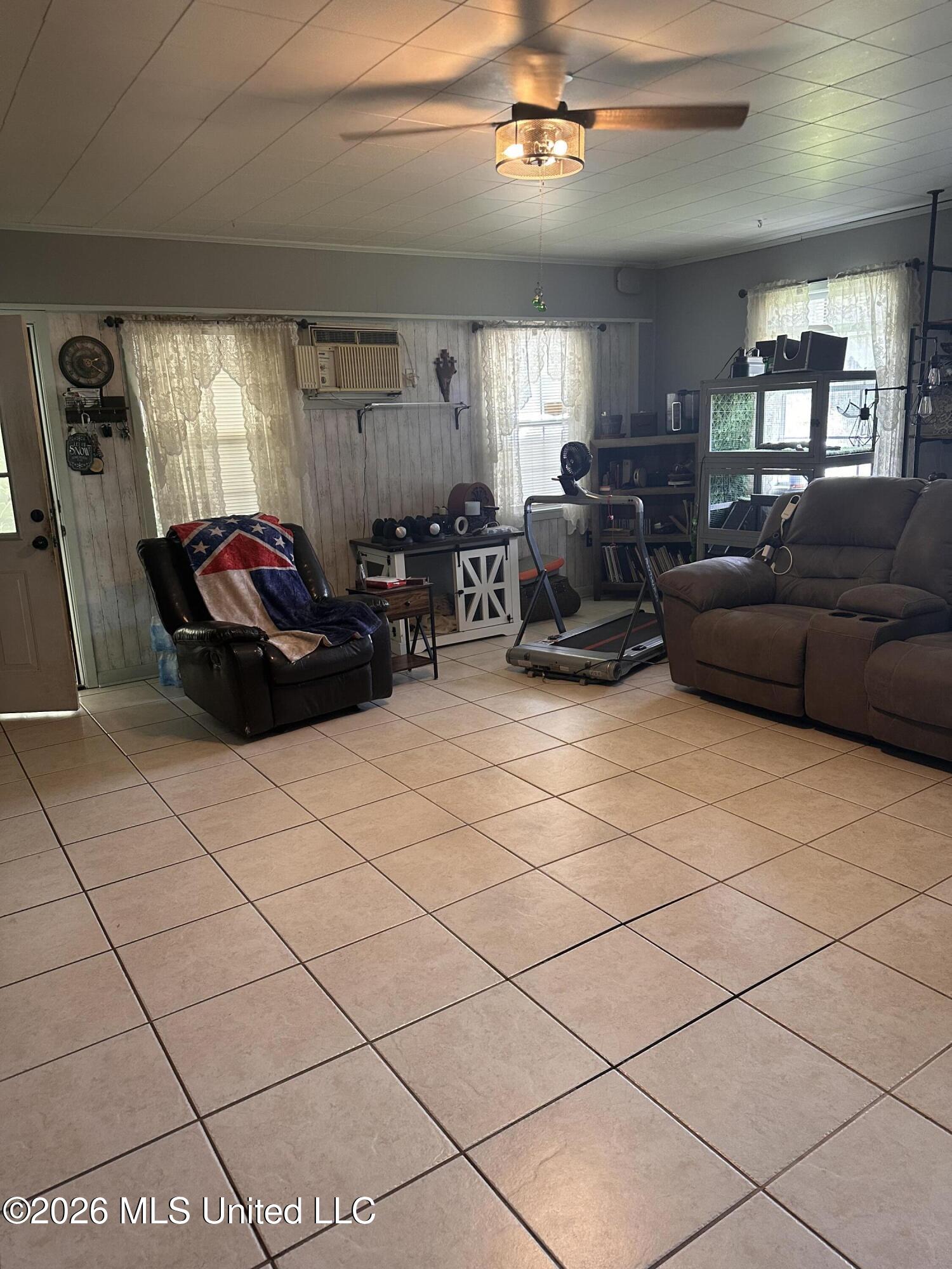 605 Pinewood Drive Property Photo 2