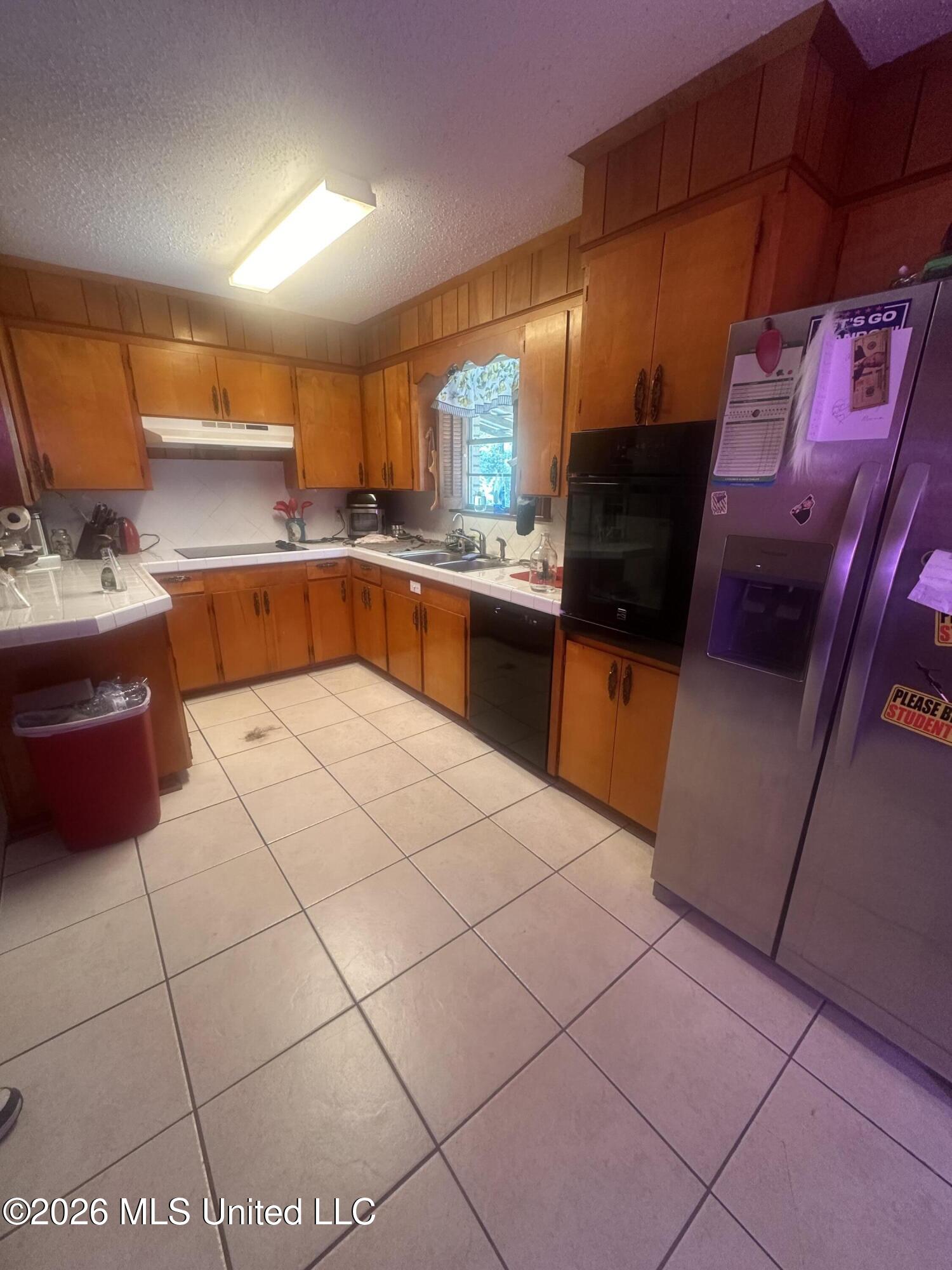 605 Pinewood Drive Property Photo 4