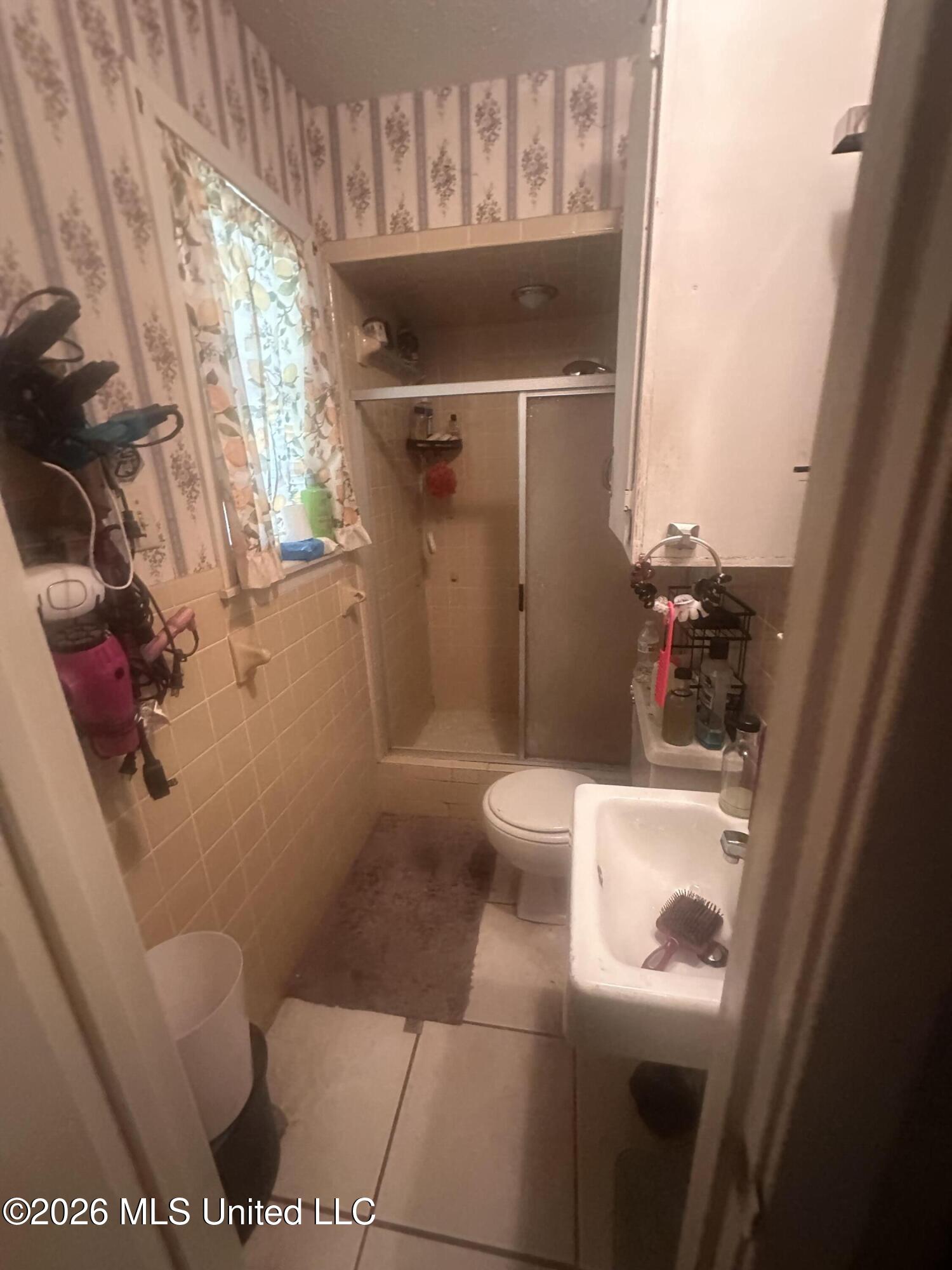 605 Pinewood Drive Property Photo 8