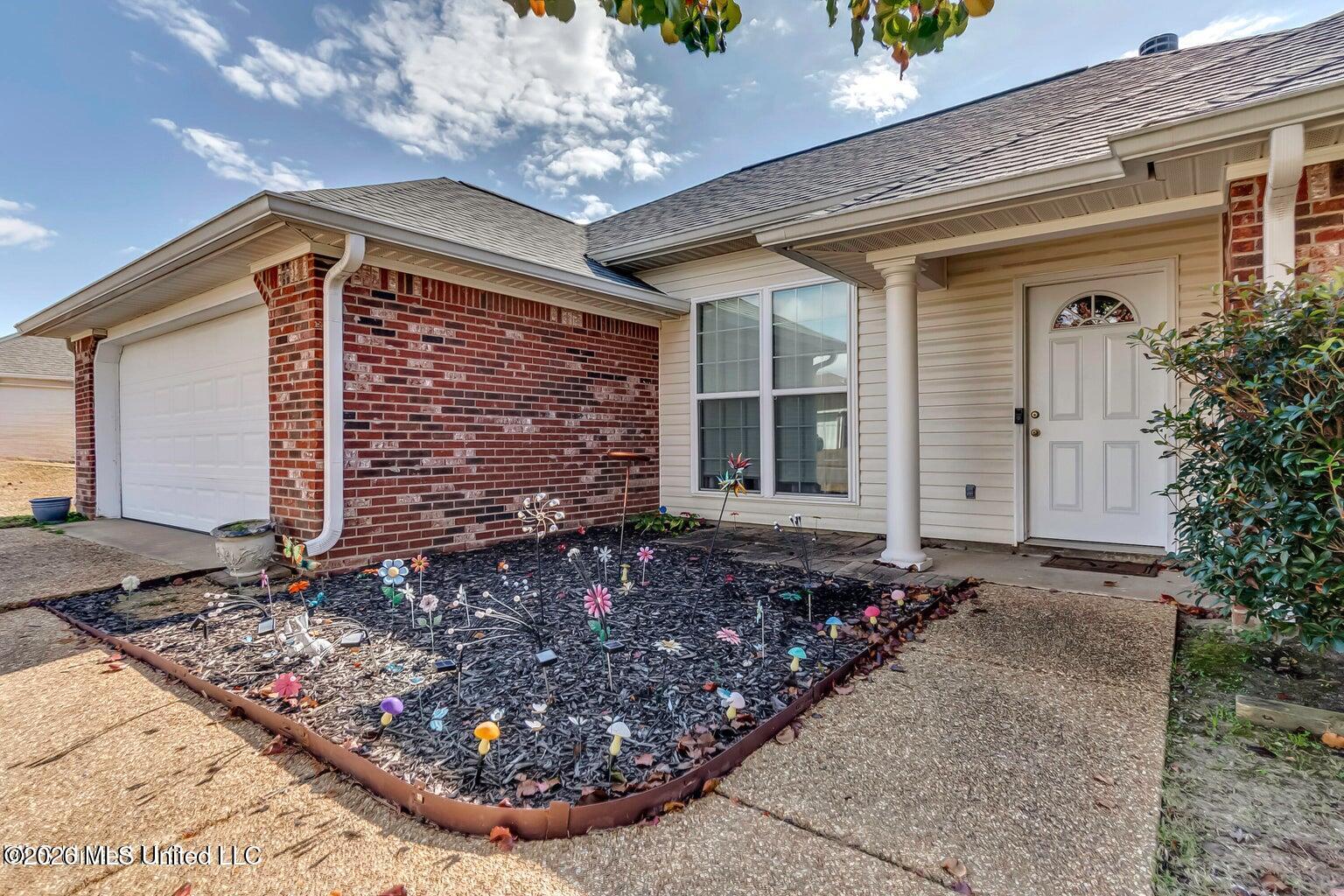 217 White Oak Place Property Photo 1