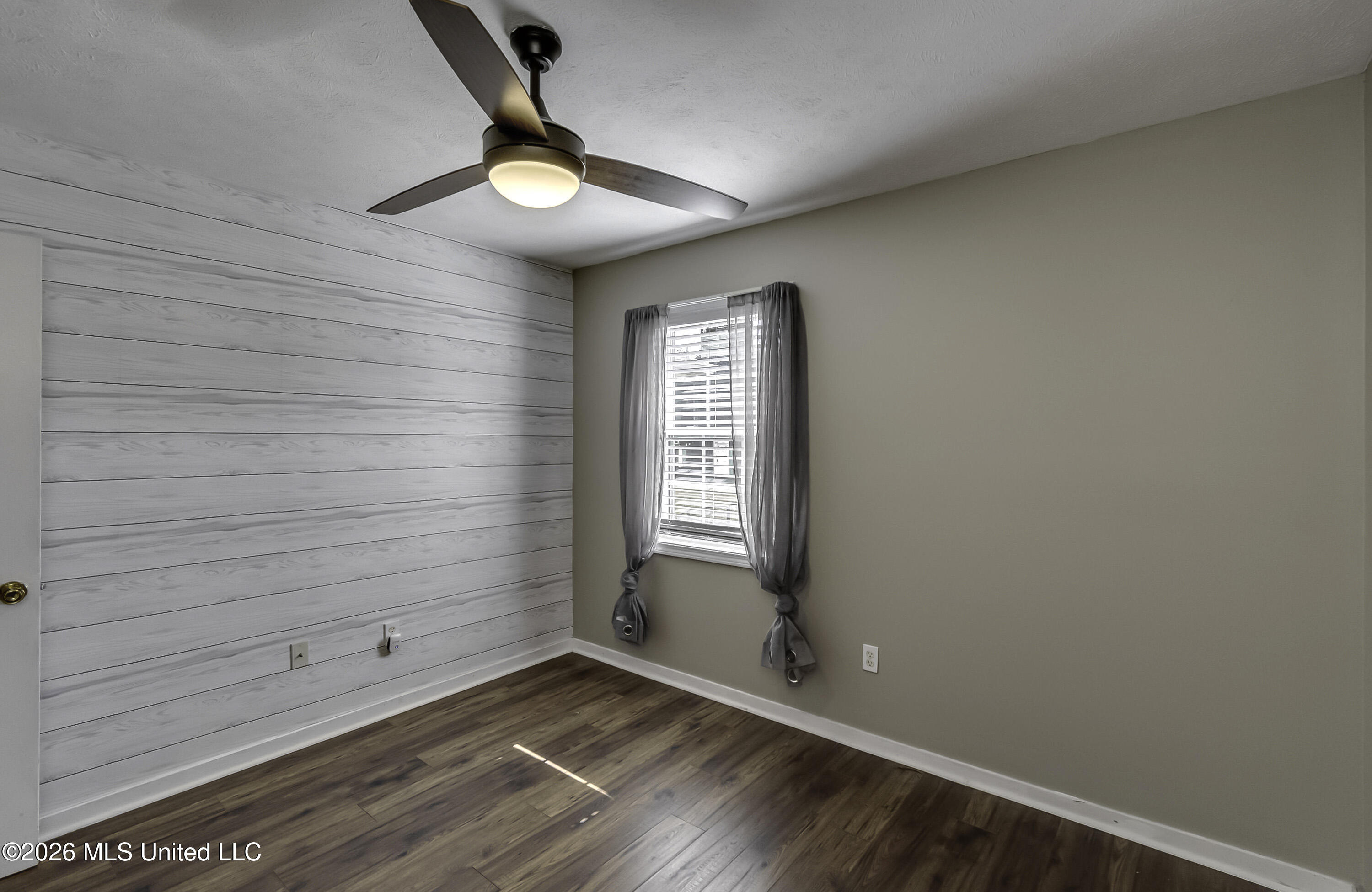 217 White Oak Place Property Photo 17