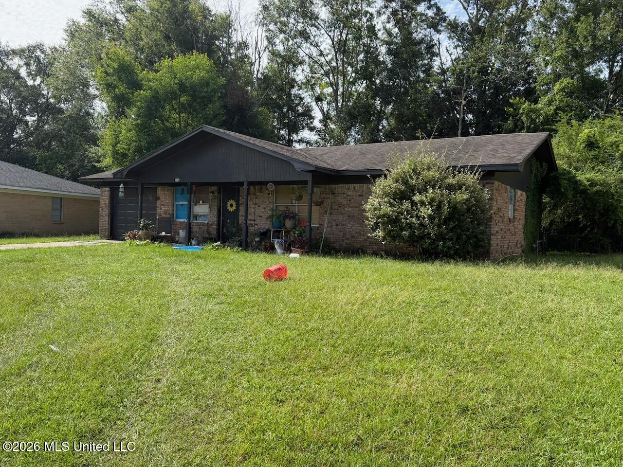 1009 Shirley Drive Property Photo 3