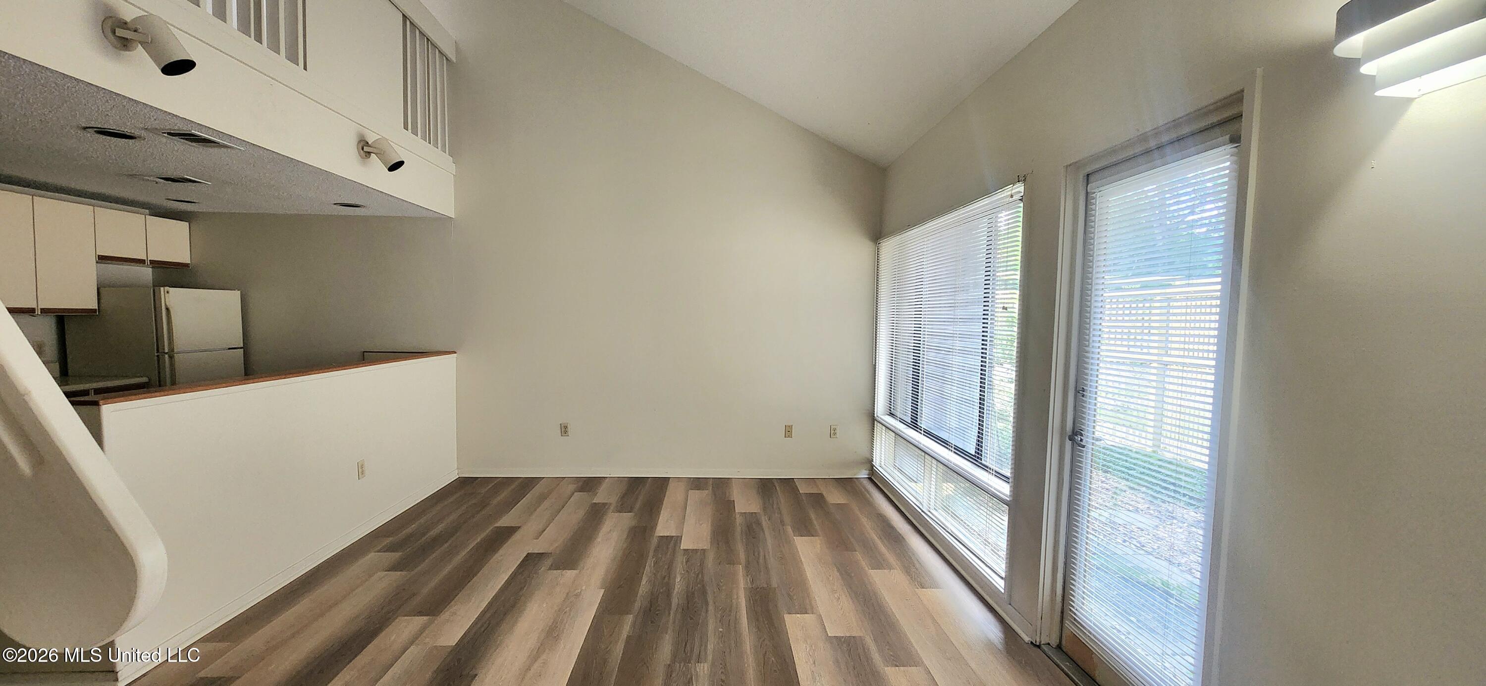 828 Oakleigh Avenue Property Photo 6