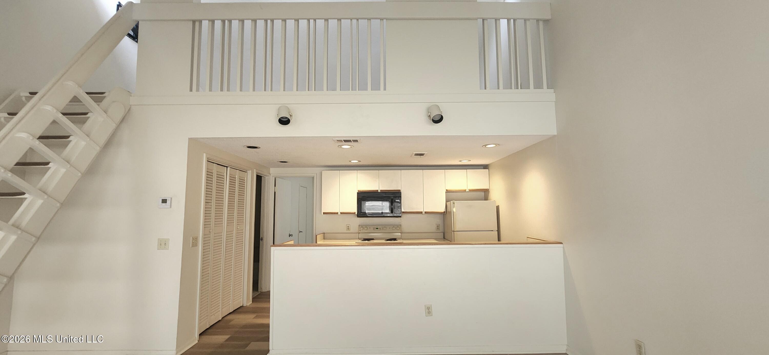 828 Oakleigh Avenue Property Photo 8