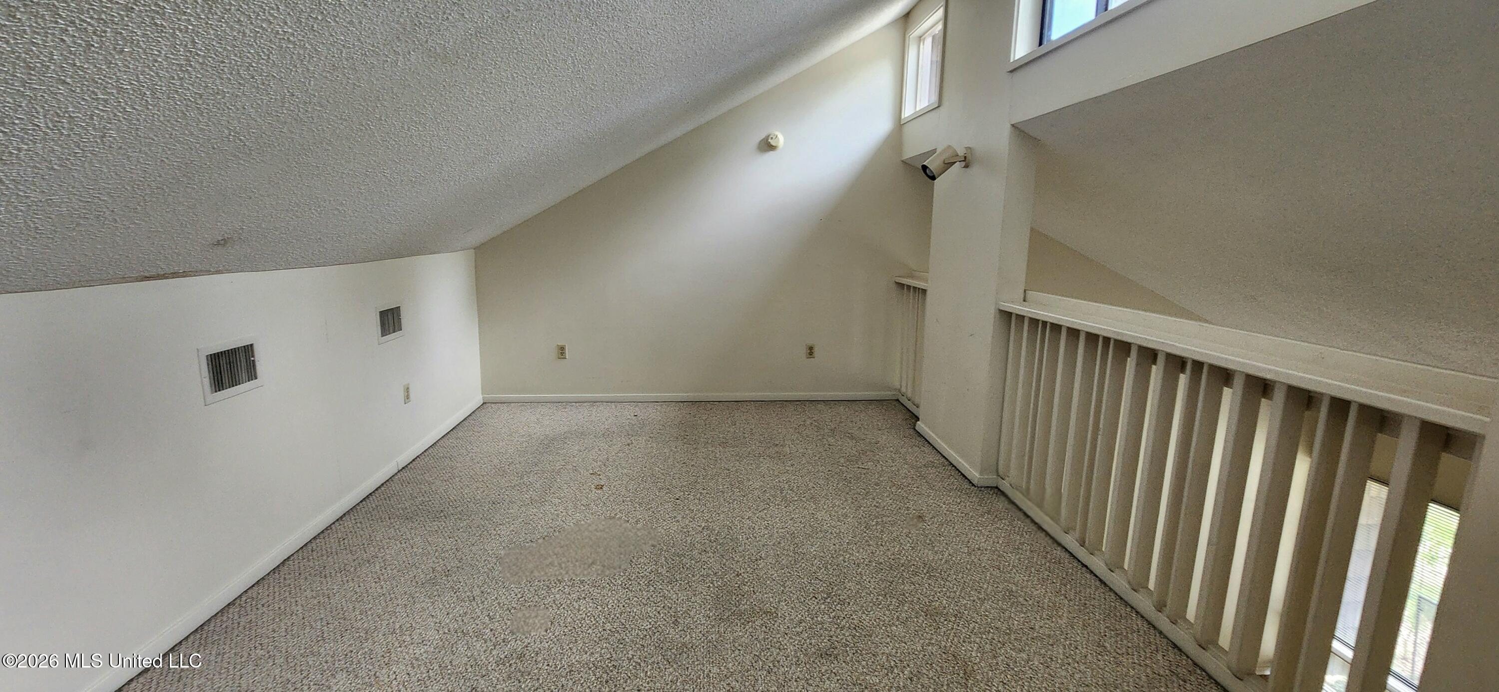 828 Oakleigh Avenue Property Photo 17