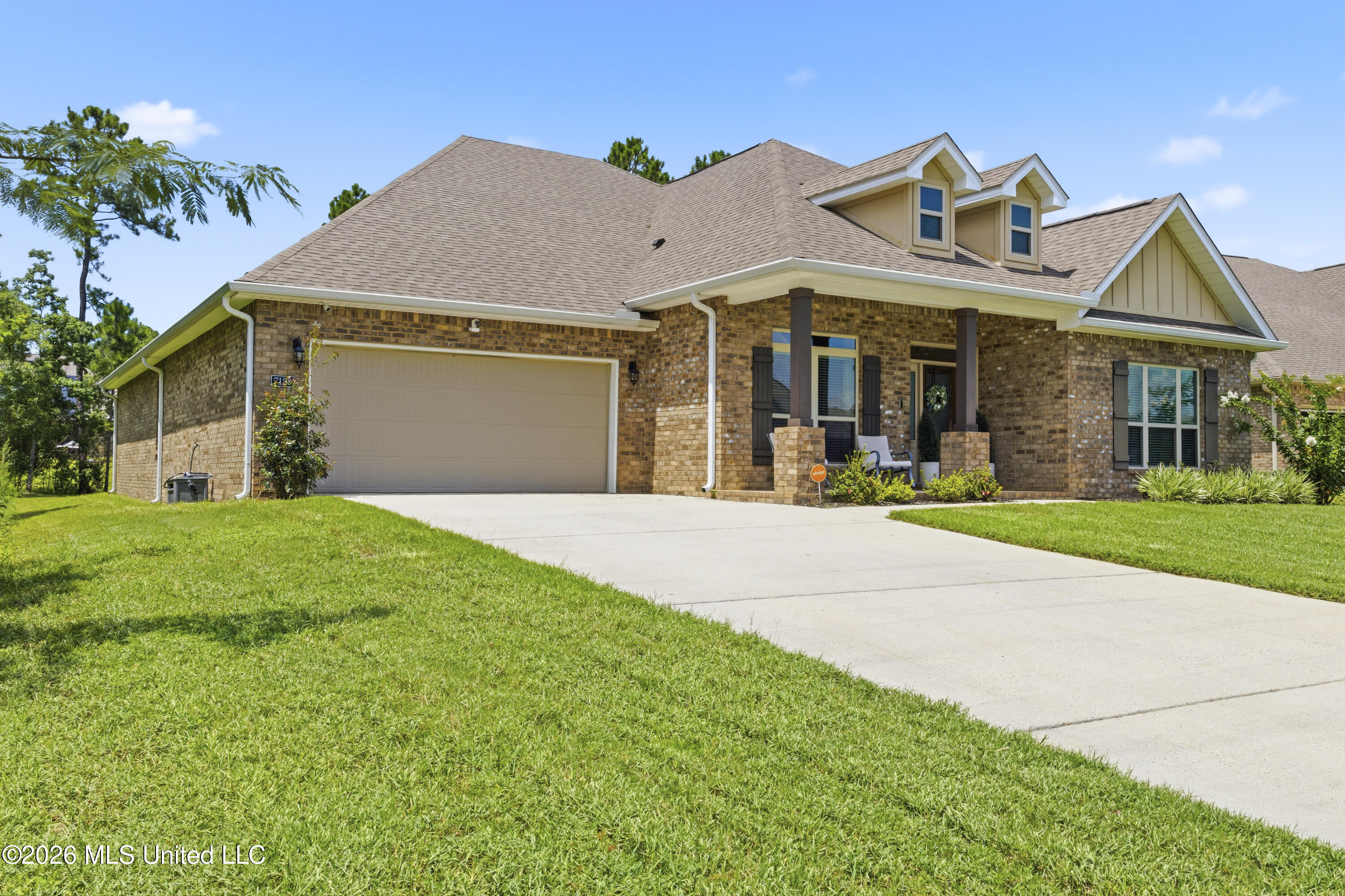 7128 Glen Eagle Drive Property Photo 2