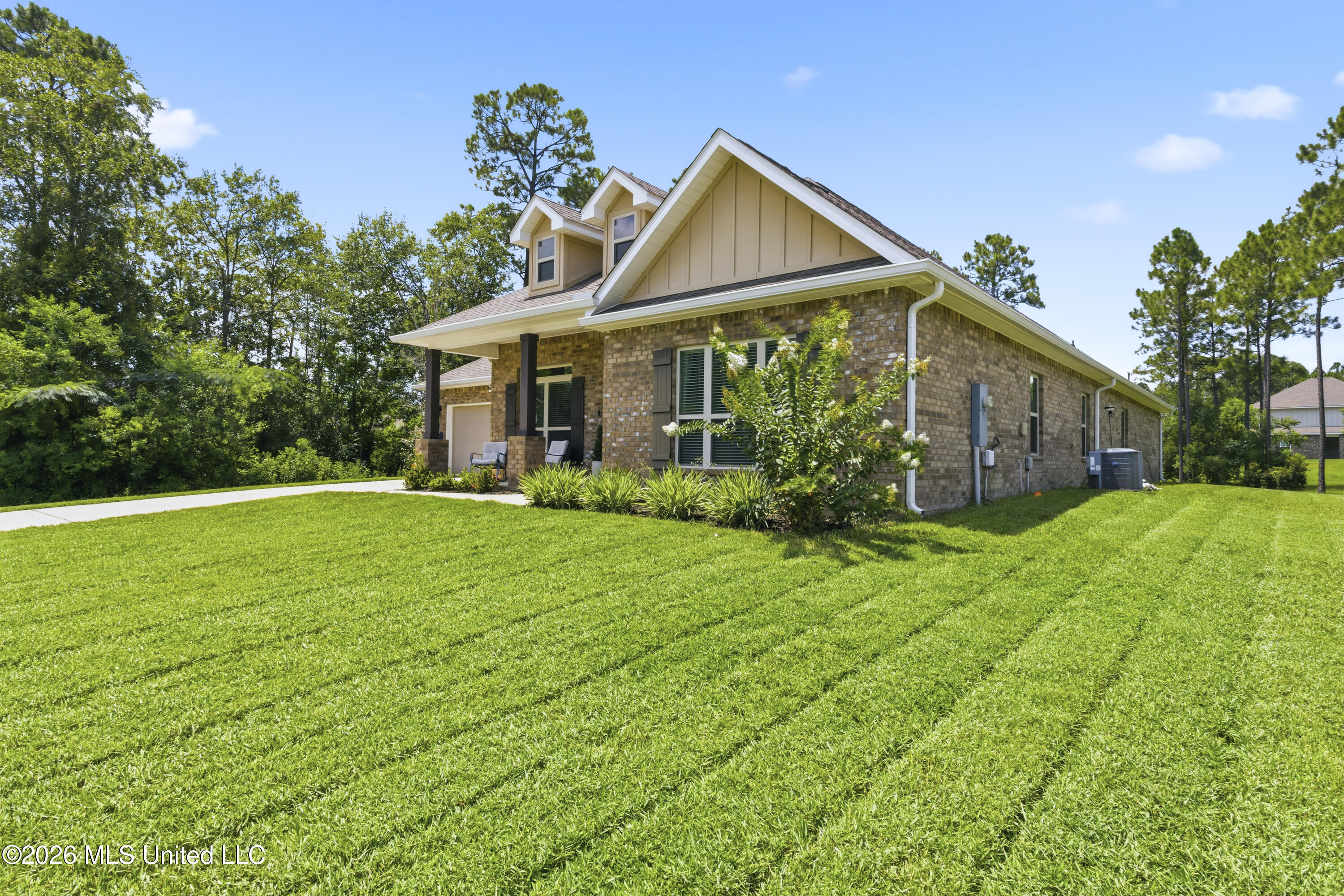 7128 Glen Eagle Drive Property Photo 3