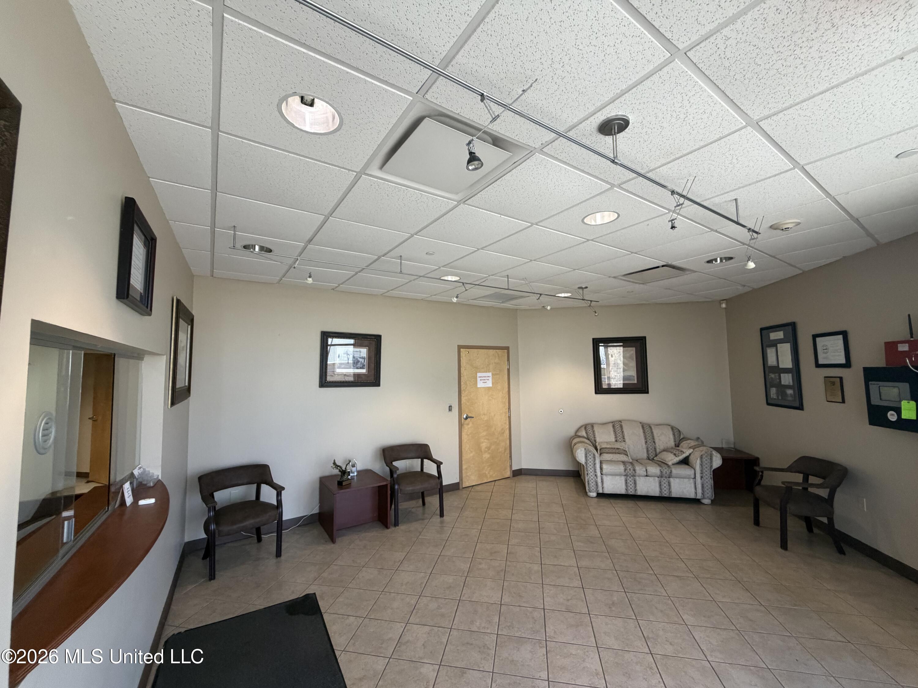 14049 Fastway Lane Property Photo 4