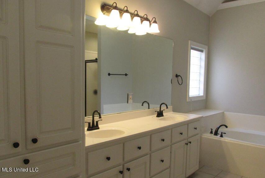 201 Apple Blossom Circle Property Photo 9