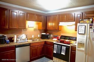 708 Beverly Drive Property Photo 8