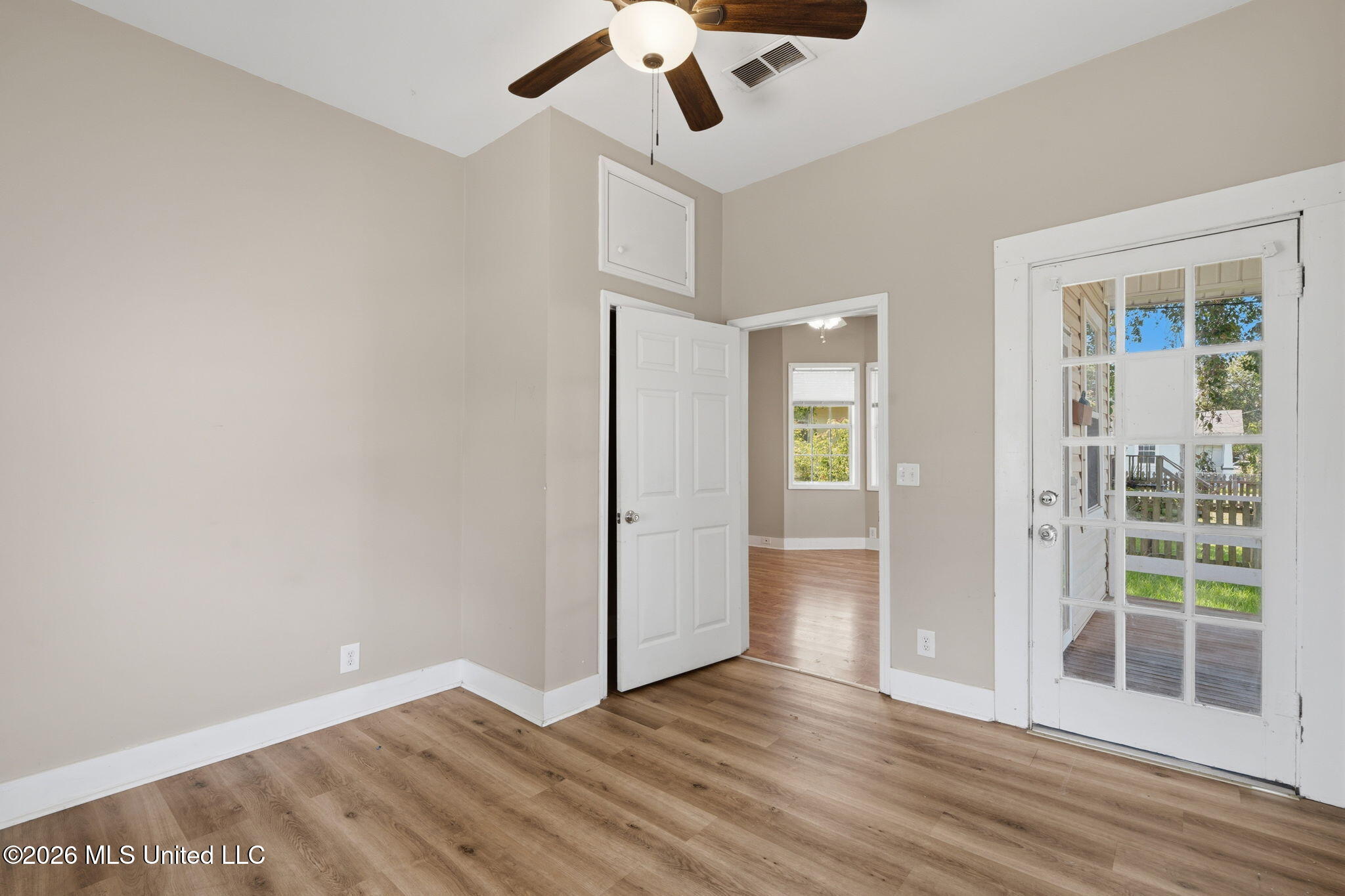 372 Reynoir Street Property Photo 12
