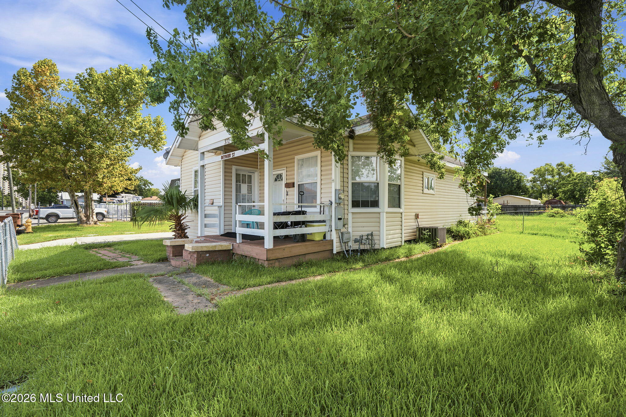372 Reynoir Street Property Photo 25