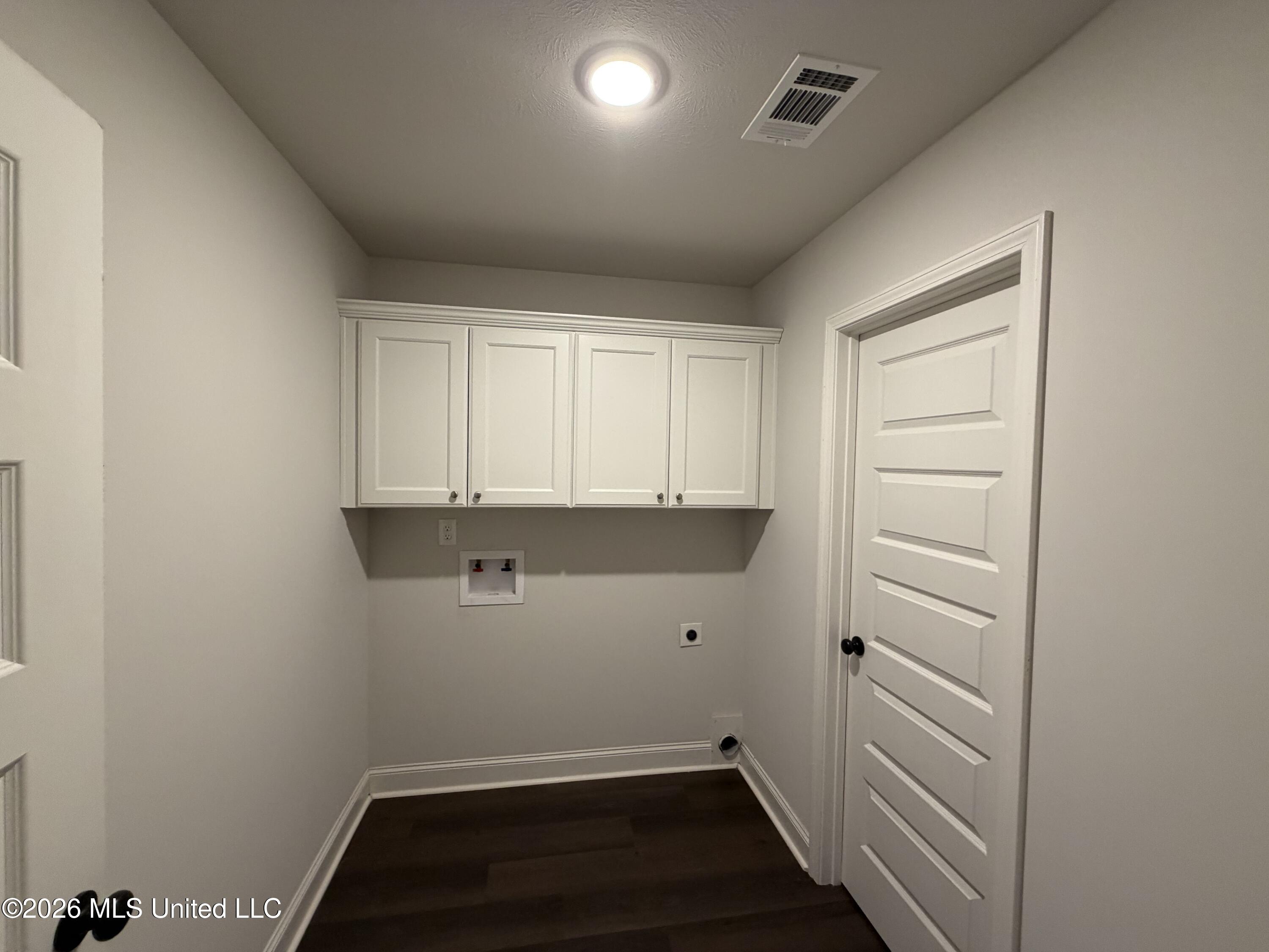 464 Silver Hill Drive Property Photo 13