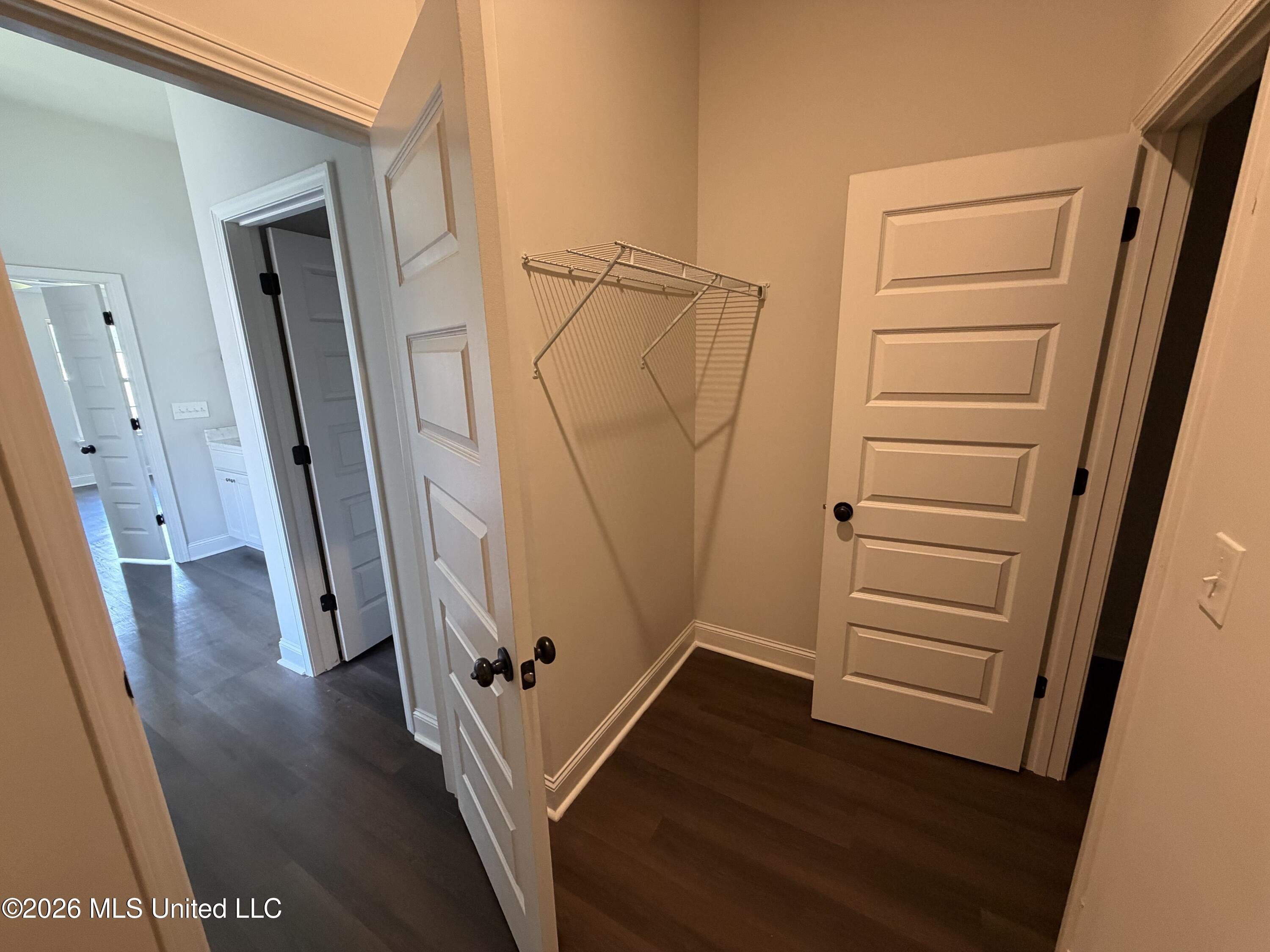 464 Silver Hill Drive Property Photo 14