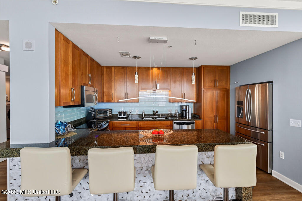 2060 Beach Boulevard Property Photo 12