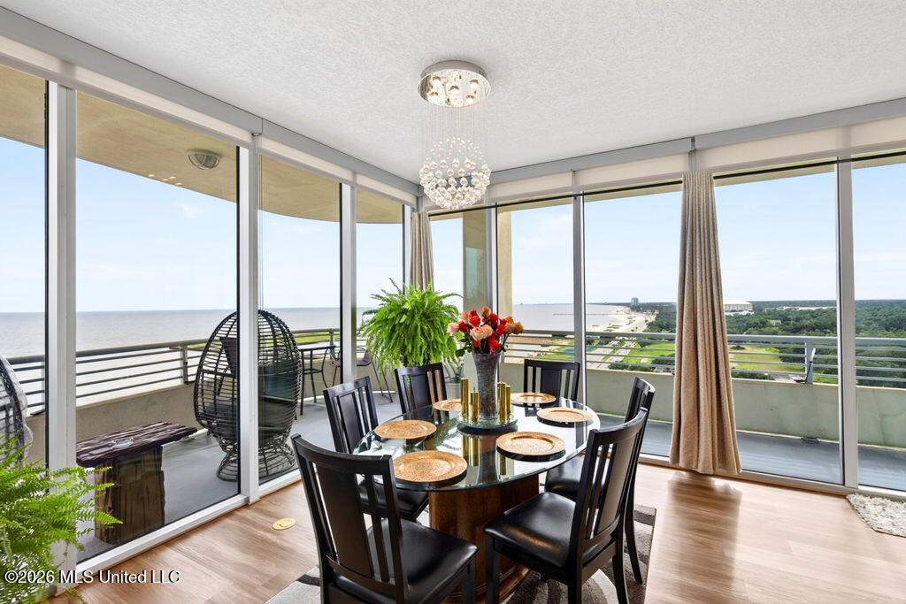 2060 Beach Boulevard Property Photo 15