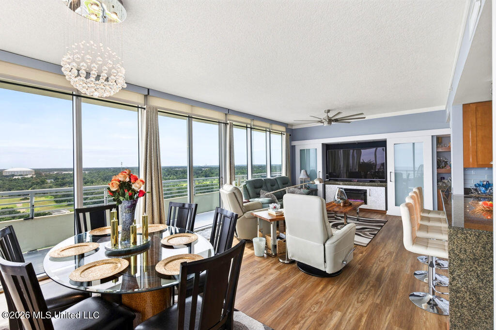 2060 Beach Boulevard Property Photo 16