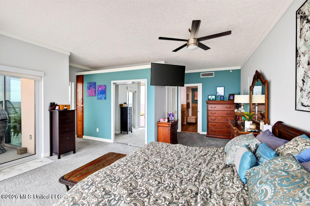 2060 Beach Boulevard Property Photo 19