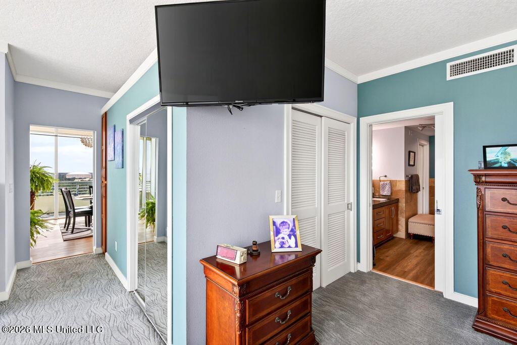 2060 Beach Boulevard Property Photo 20