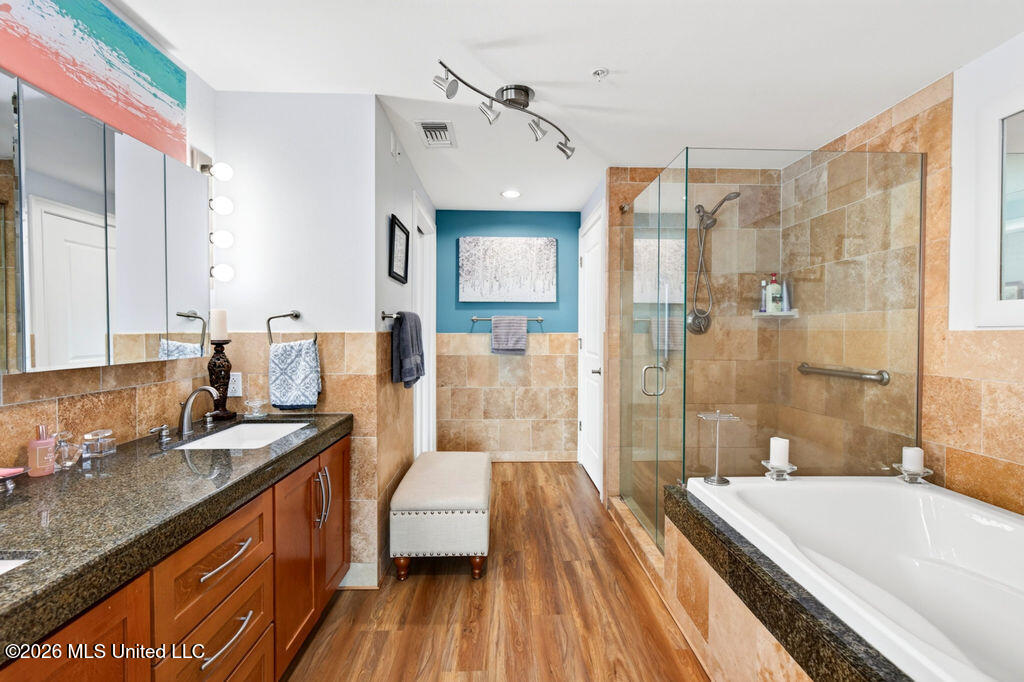 2060 Beach Boulevard Property Photo 21