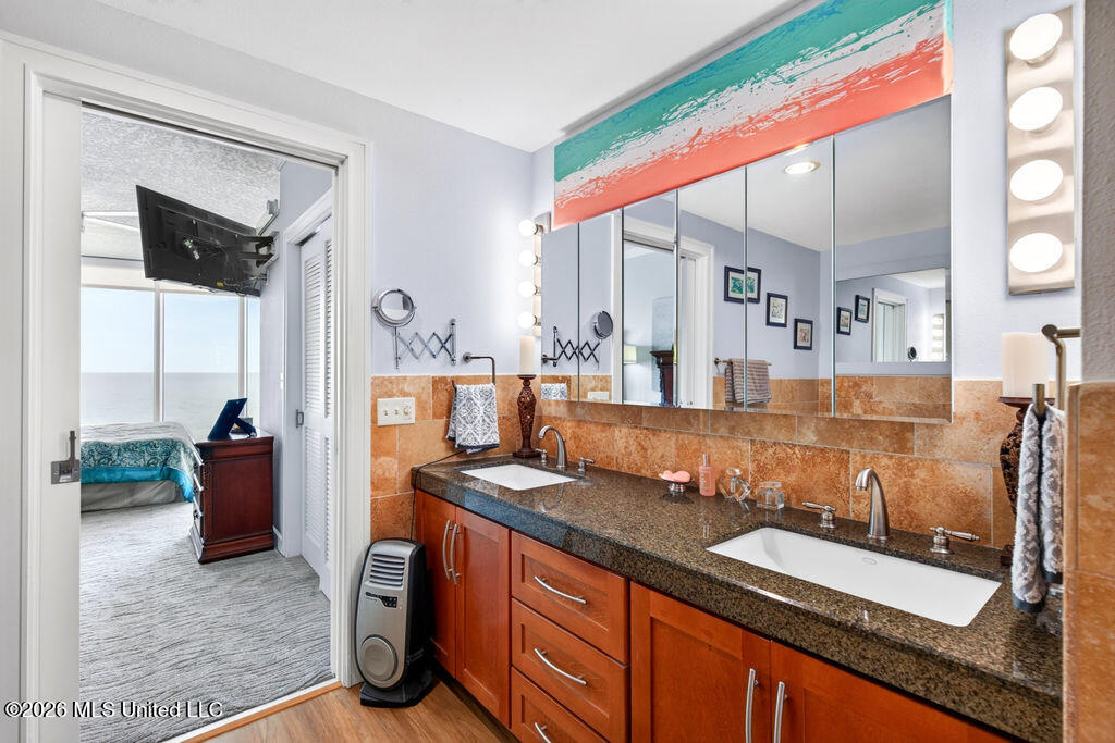 2060 Beach Boulevard Property Photo 22