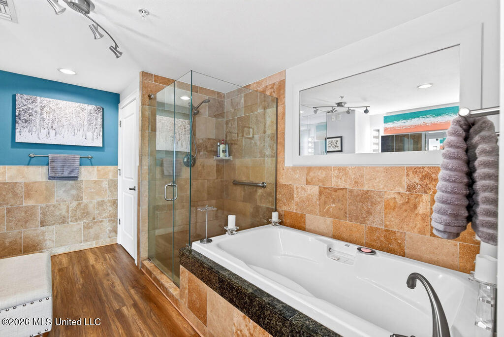 2060 Beach Boulevard Property Photo 23