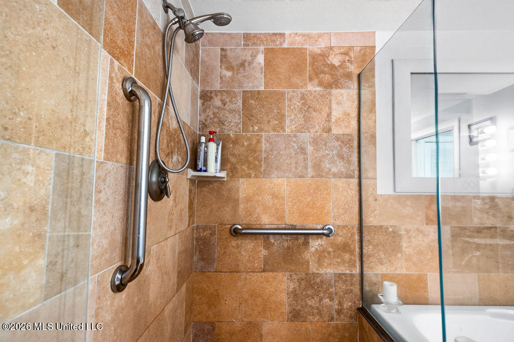 2060 Beach Boulevard Property Photo 24