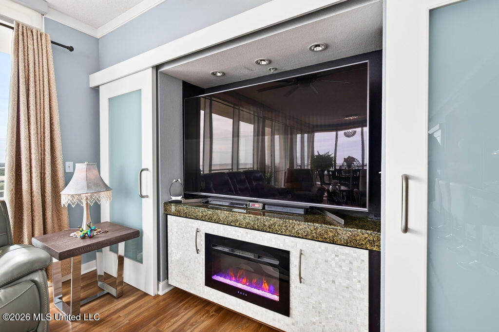 2060 Beach Boulevard Property Photo 26