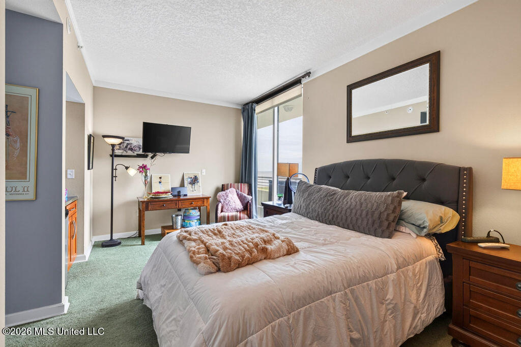 2060 Beach Boulevard Property Photo 28