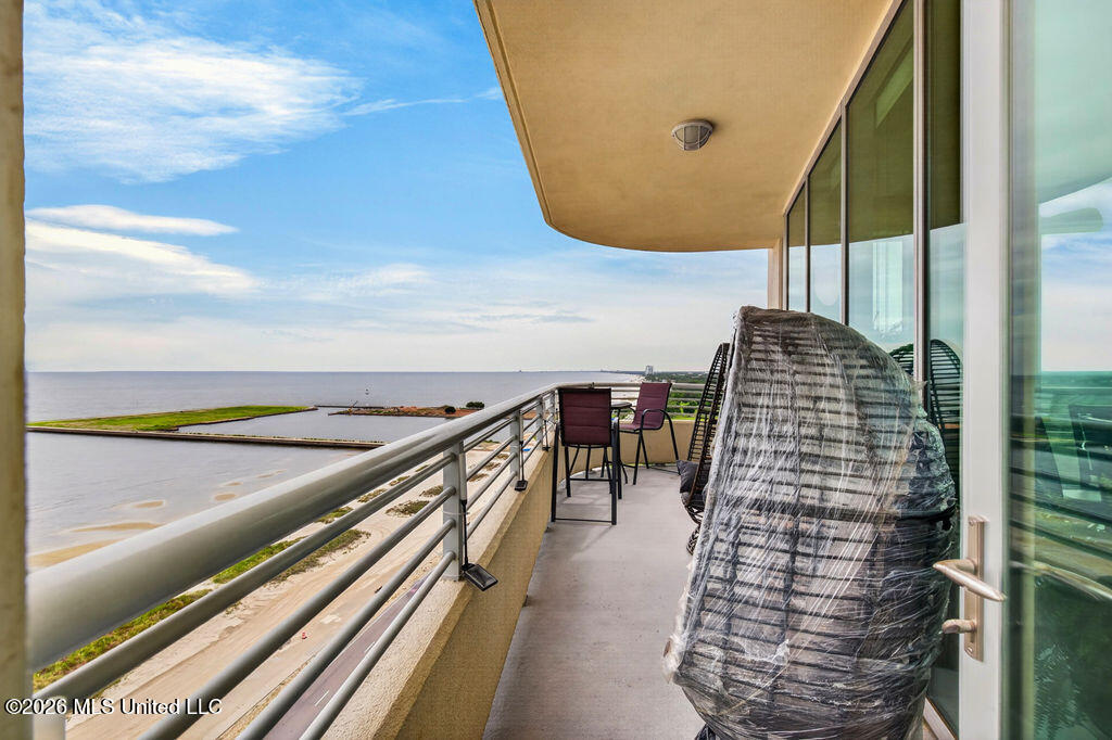 2060 Beach Boulevard Property Photo 31