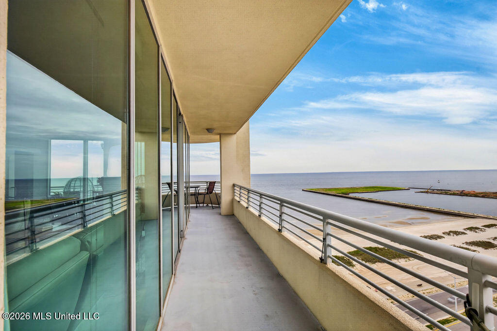 2060 Beach Boulevard Property Photo 35