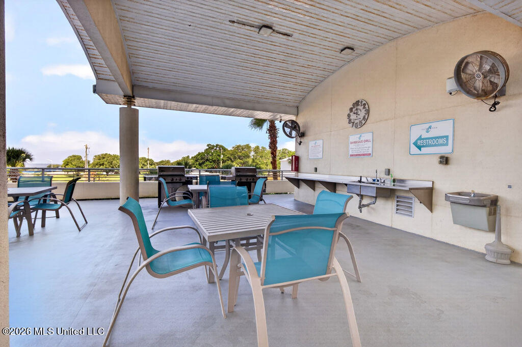 2060 Beach Boulevard Property Photo 37
