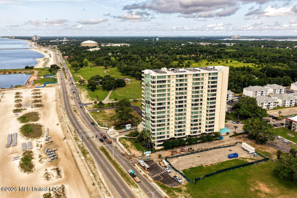2060 Beach Boulevard Property Photo 42