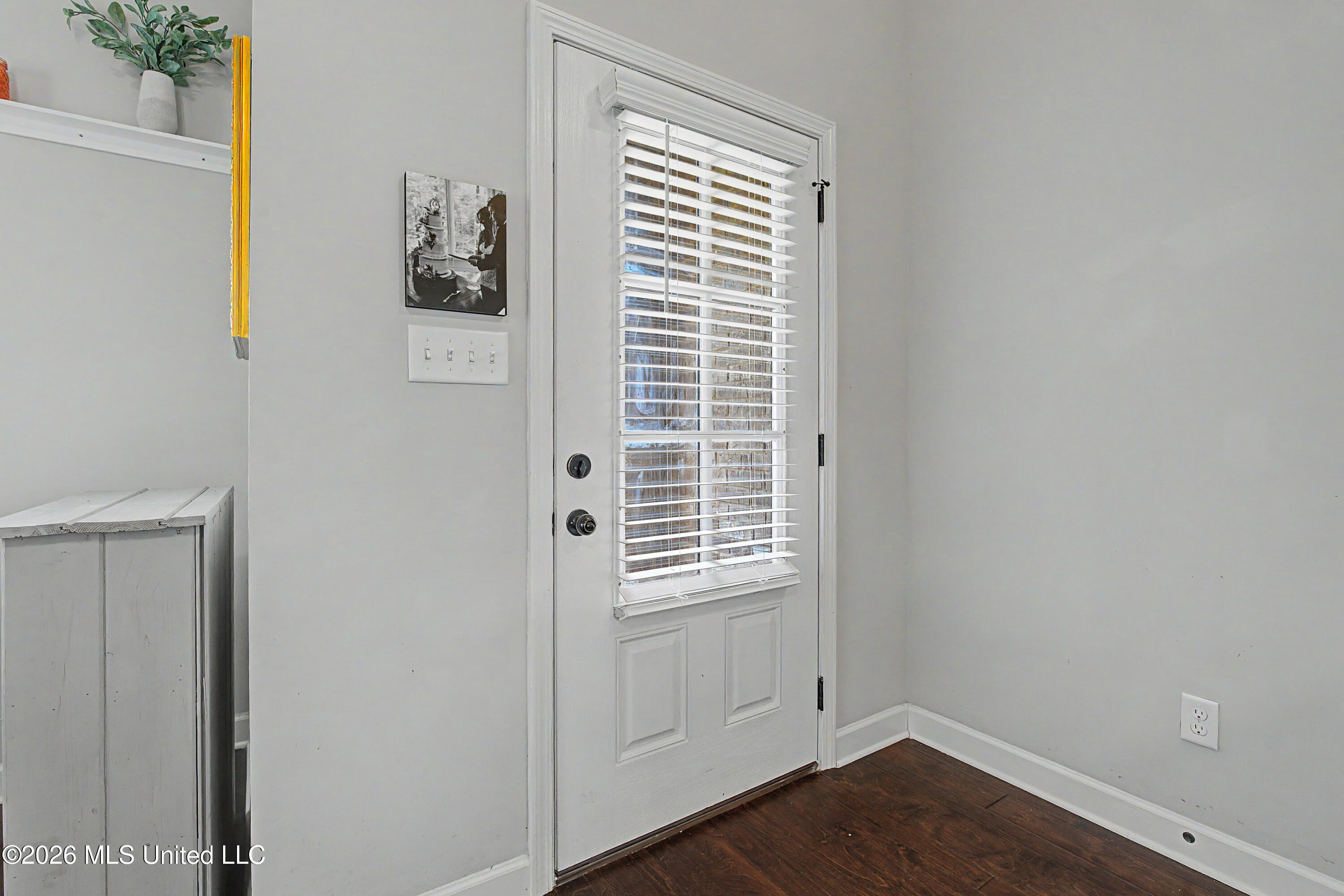 3572 Sabra Lane Property Photo 5
