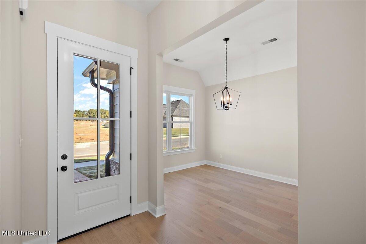 705 Washington Street Property Photo 5